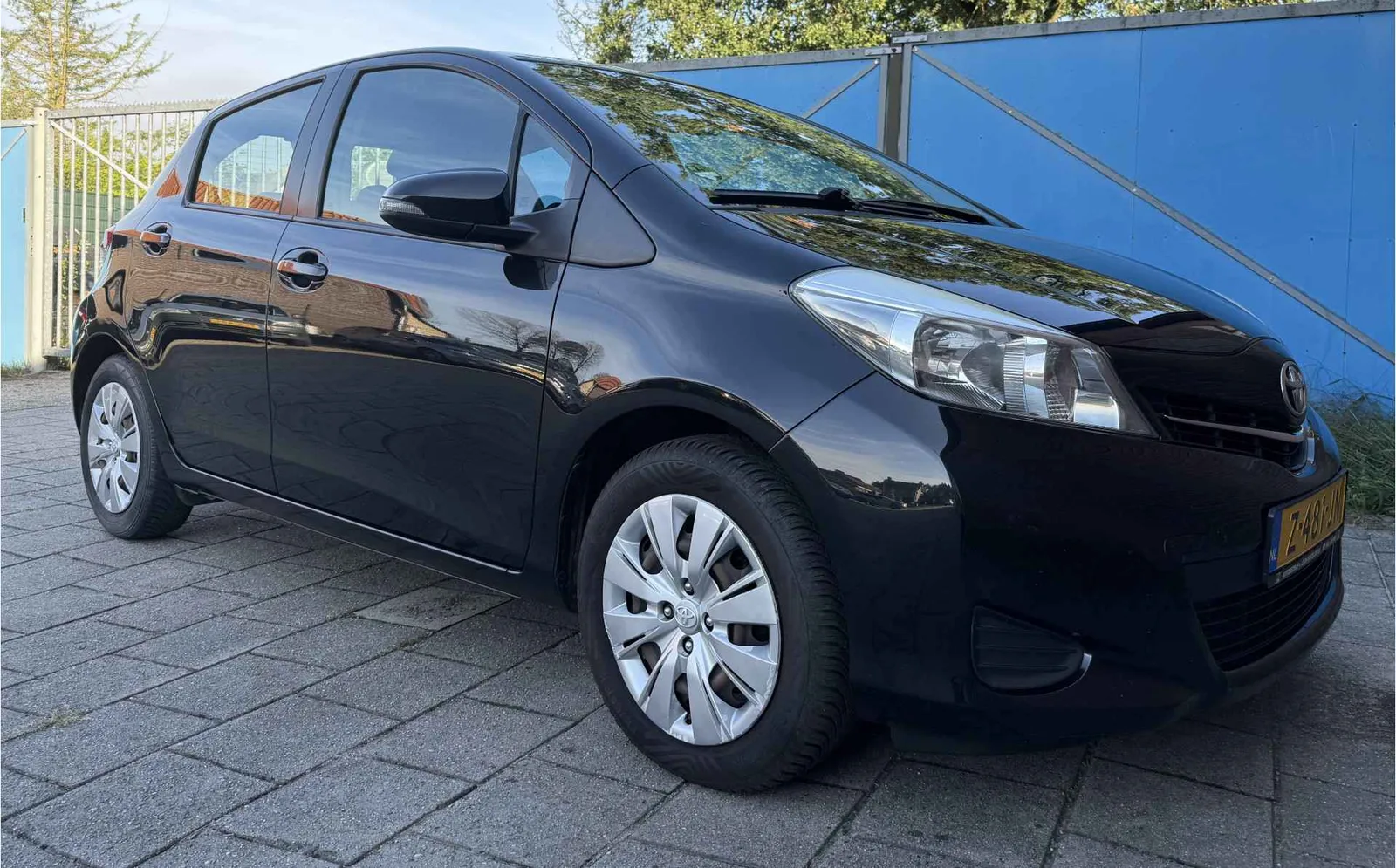 Toyota Yaris (2012) — foto 1
