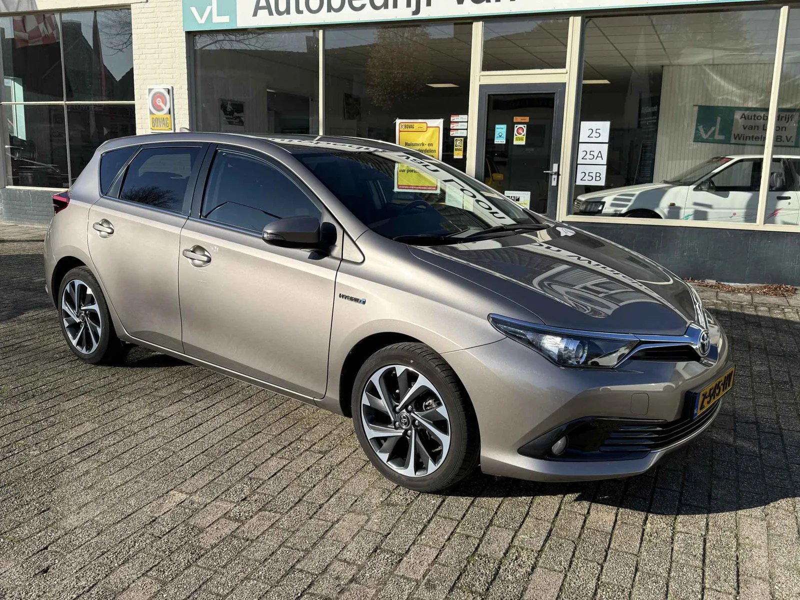 Toyota Auris (2016) — foto 1