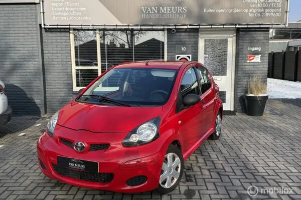 Toyota Aygo (2011) — foto 1