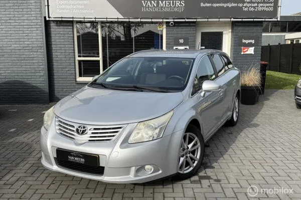 Toyota Avensis (2011) — foto 1