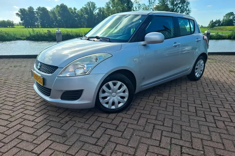 Suzuki Swift (2011)
