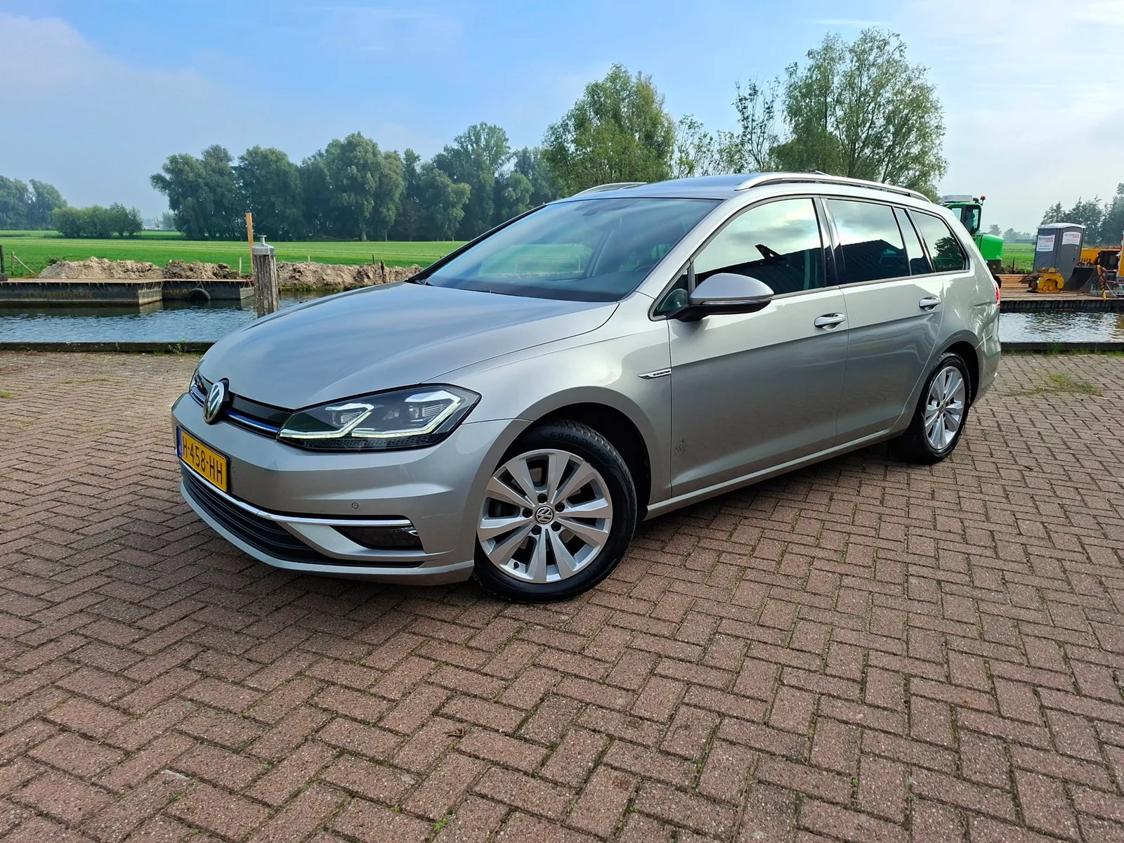Volkswagen Golf (2020) — foto 1
