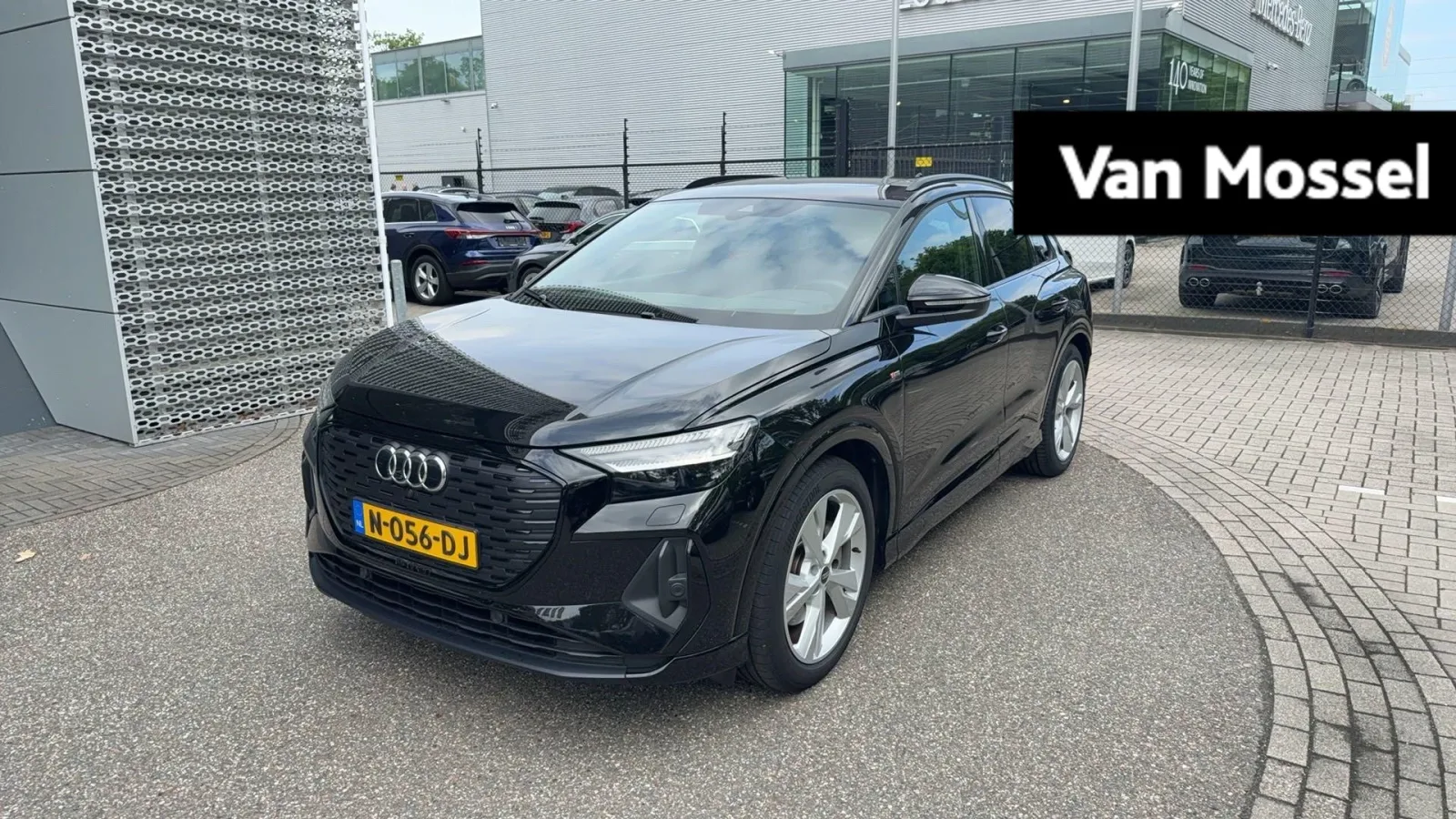 Audi Q4 e-tron (2021) — foto 1