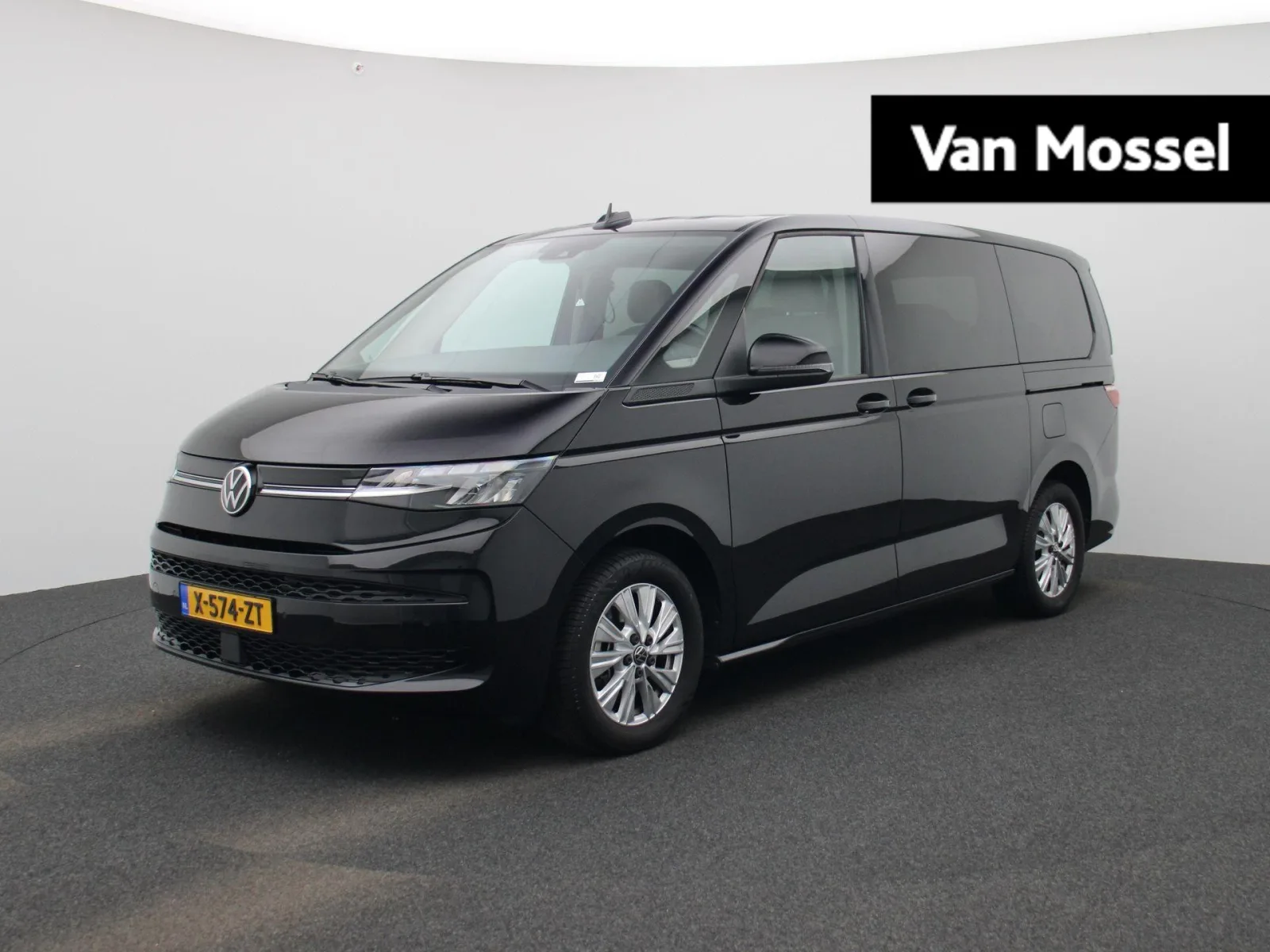Volkswagen Multivan (2024) — foto 1