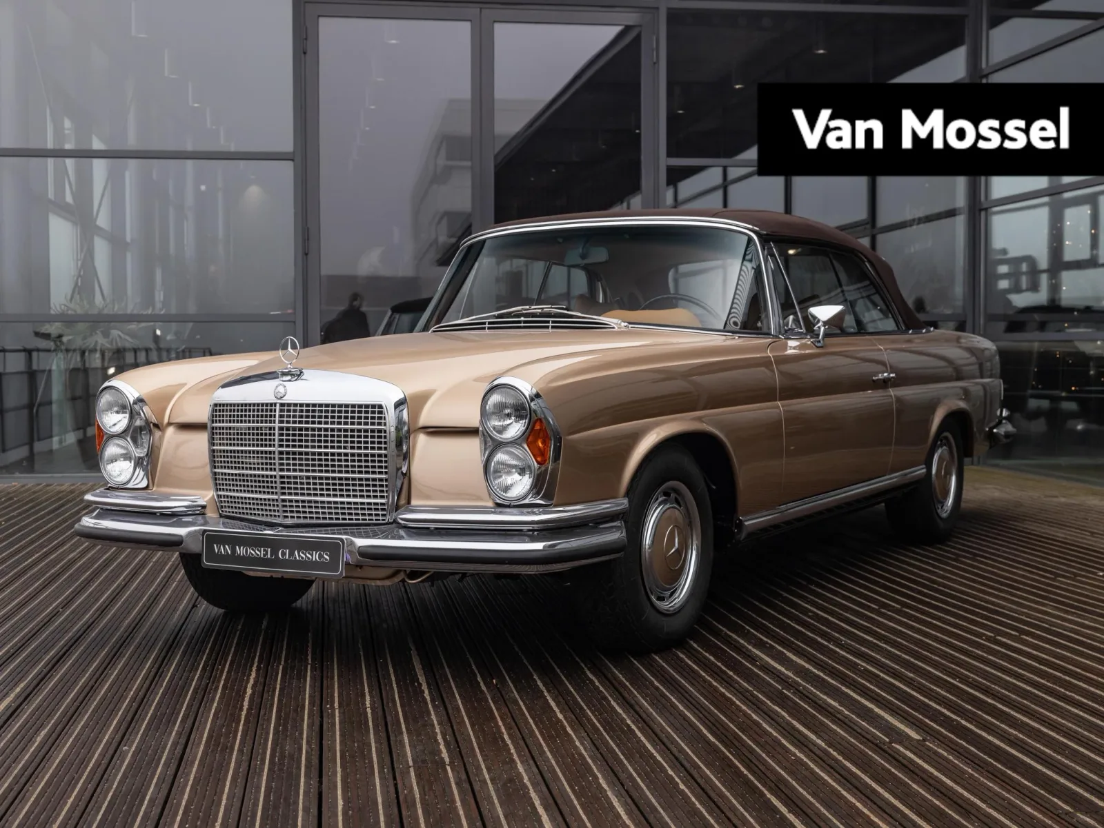 Mercedes-Benz 280 SE (1971) — foto 1