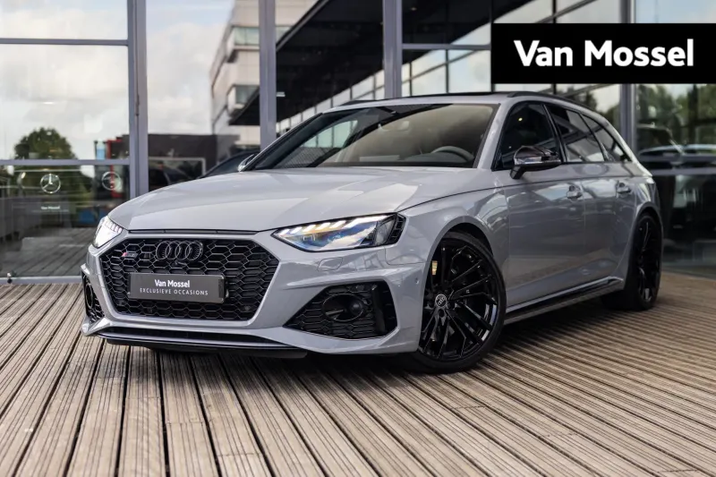Audi RS4 (2023)
