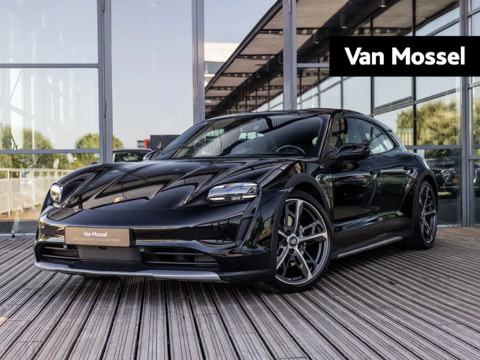 Porsche Taycan (2022) — foto 1