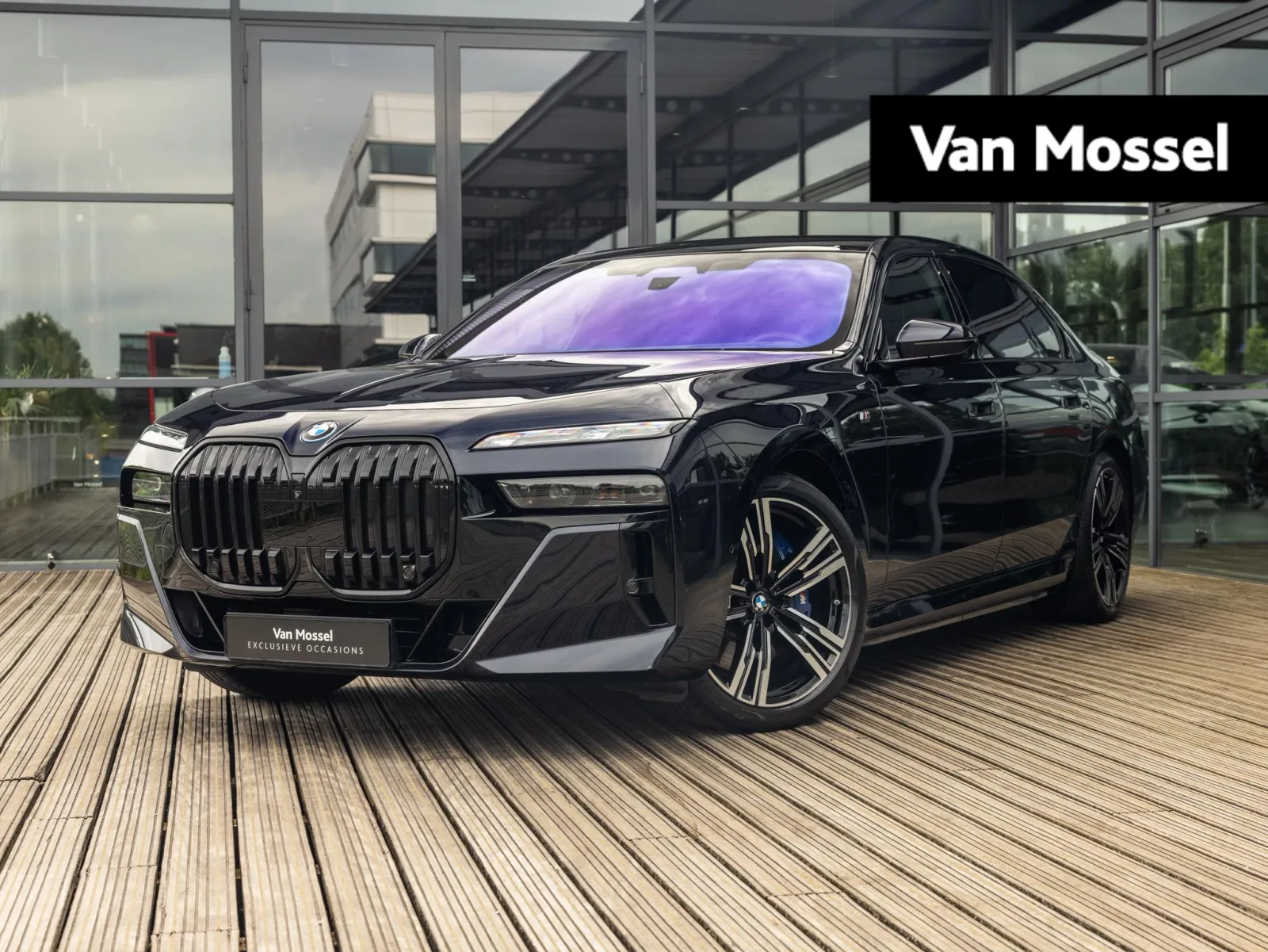 BMW i7 (2023) — foto 1