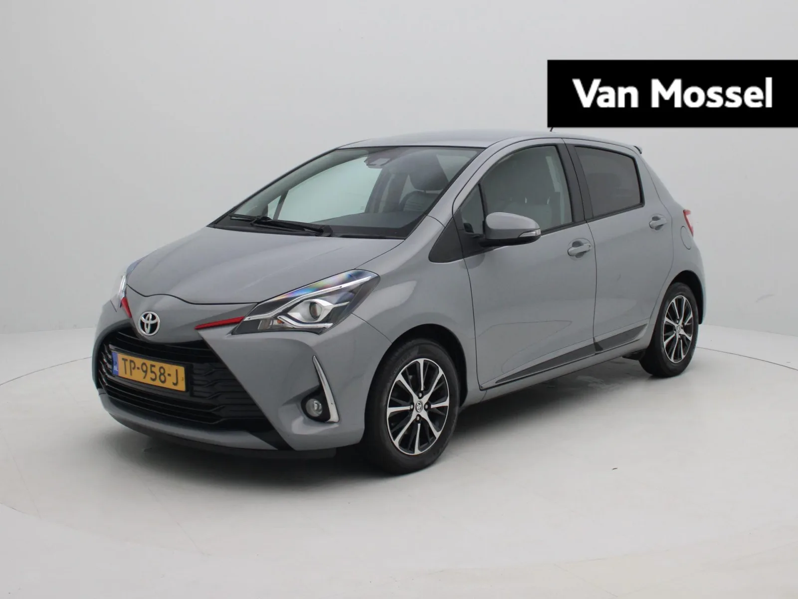 Toyota Yaris (2018) — foto 1