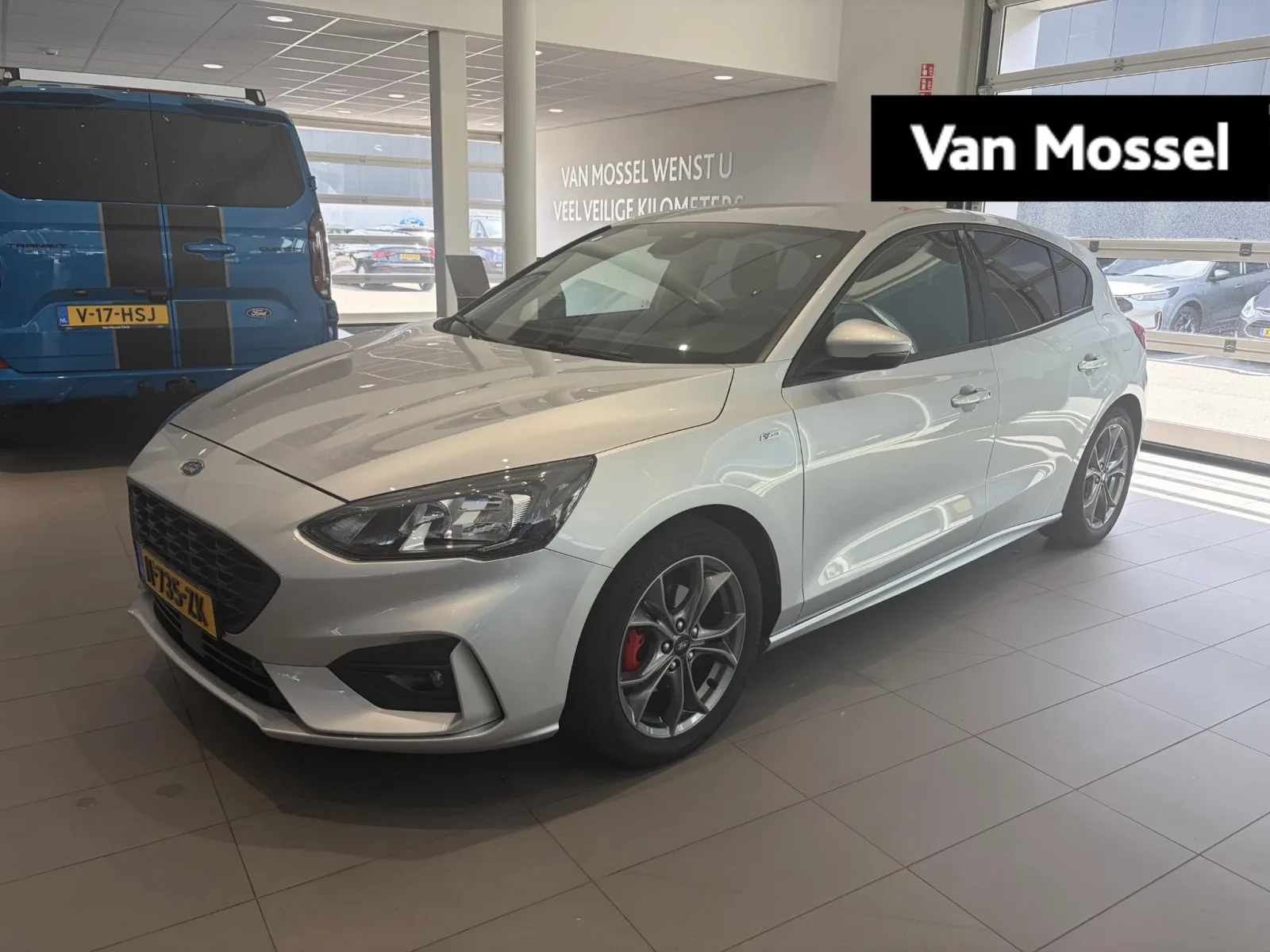 Ford Focus (2022) — foto 1