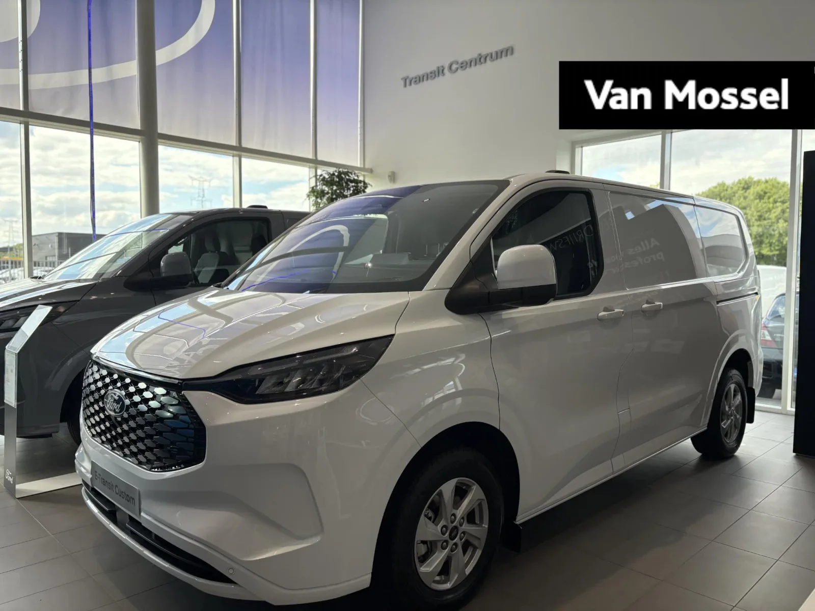 Ford E-Transit Custom (2026) — foto 1