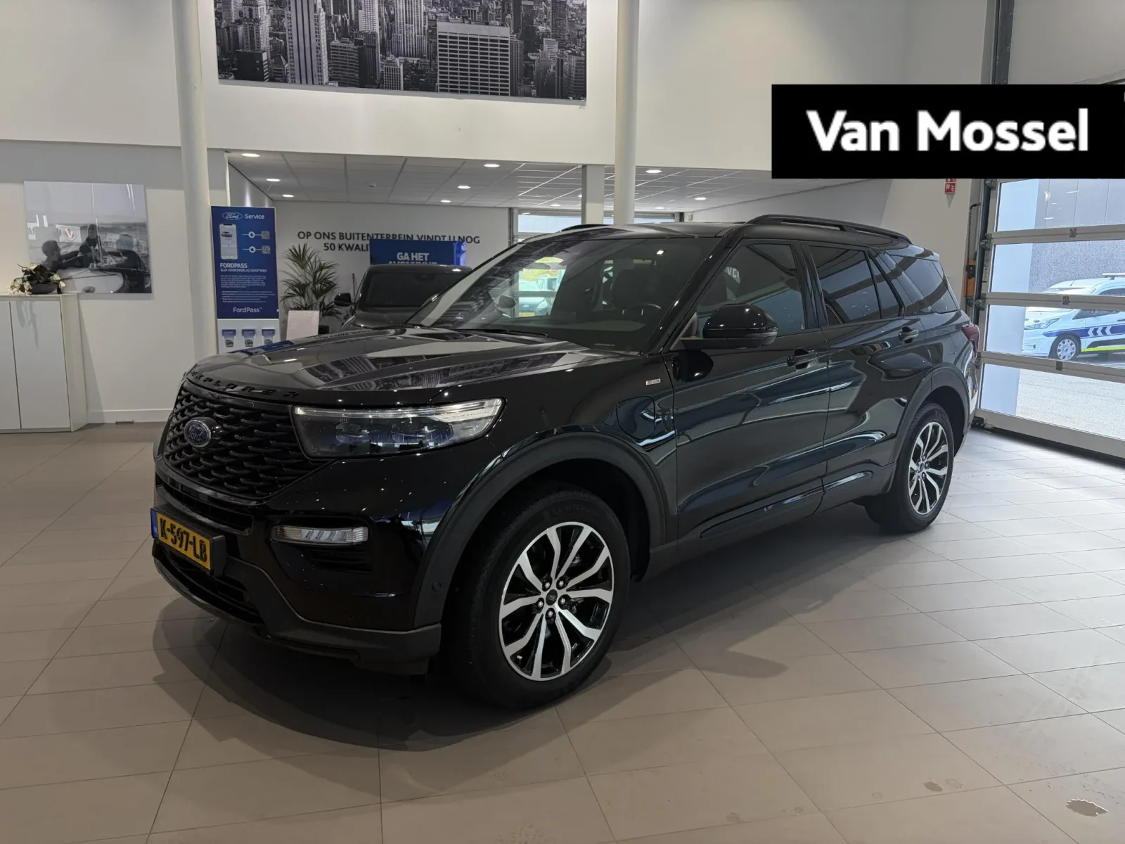 Ford Explorer (2021) — foto 1