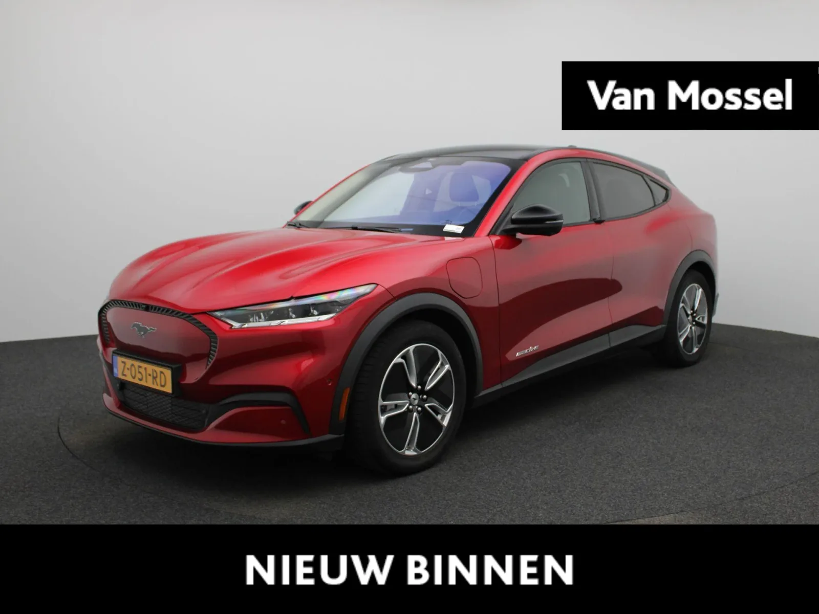 Ford Mustang Mach-E (2024) — foto 1