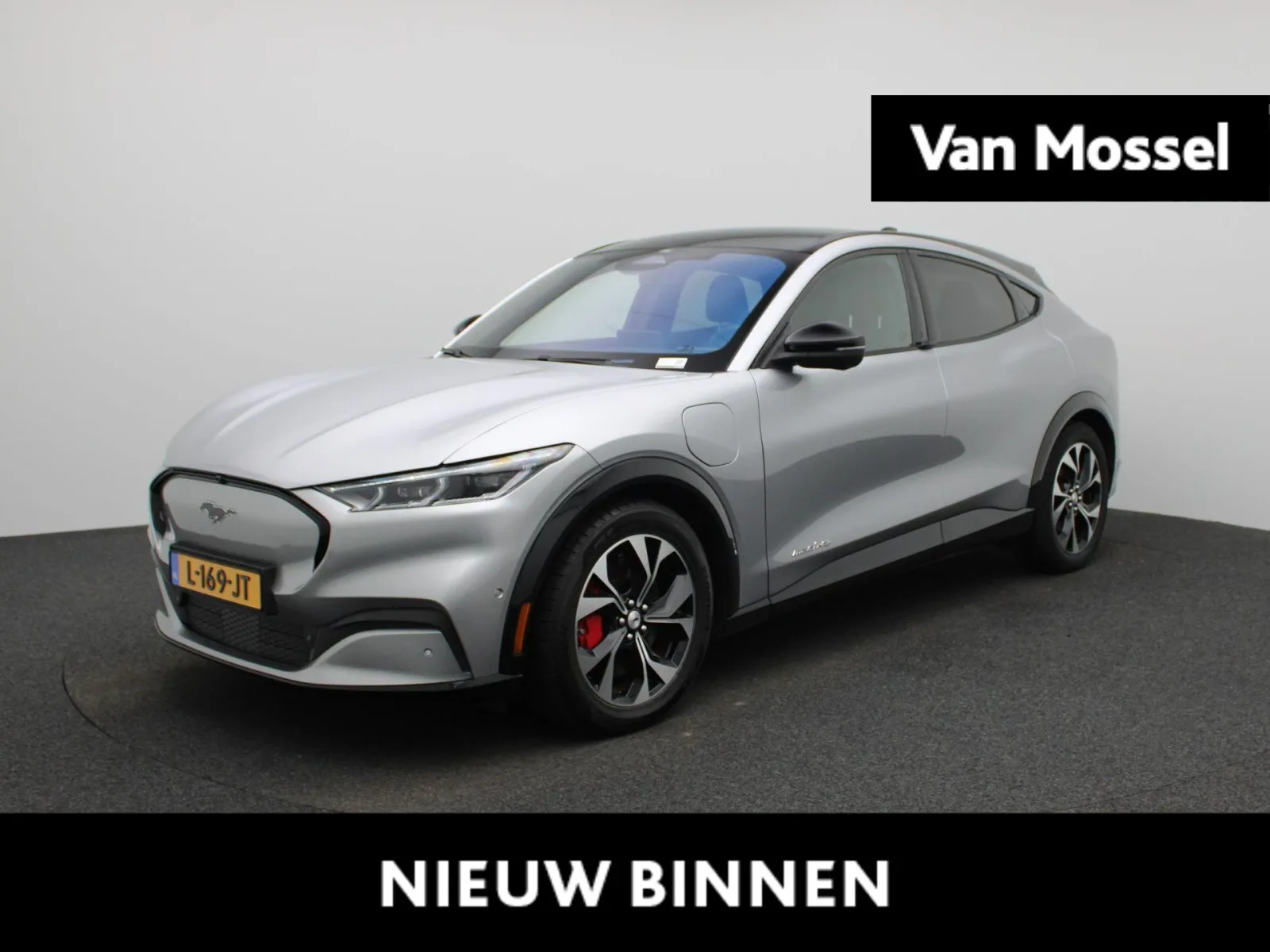 Ford Mustang Mach-E (2021) — foto 1