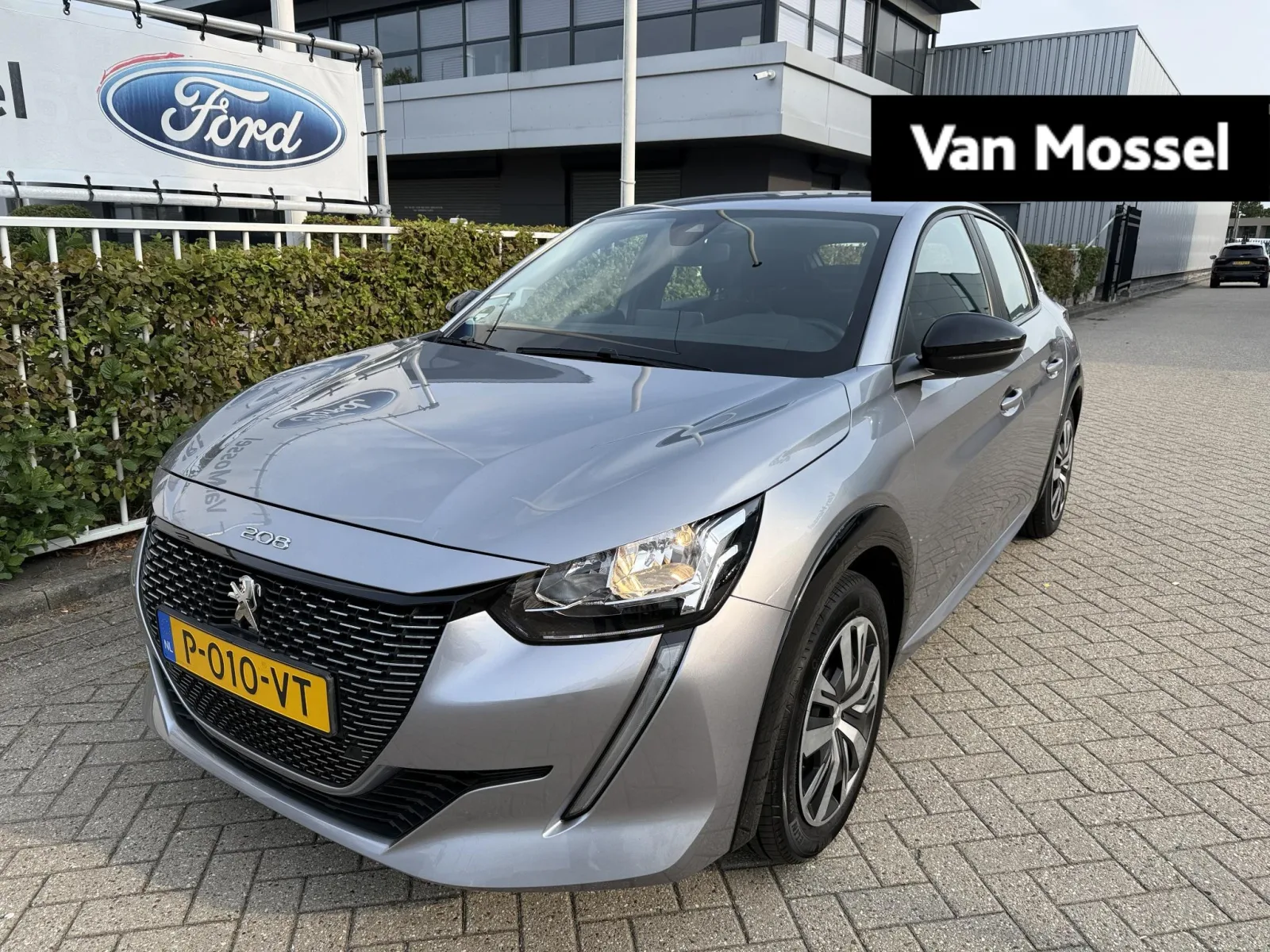 Peugeot e-208 (2022) — foto 1
