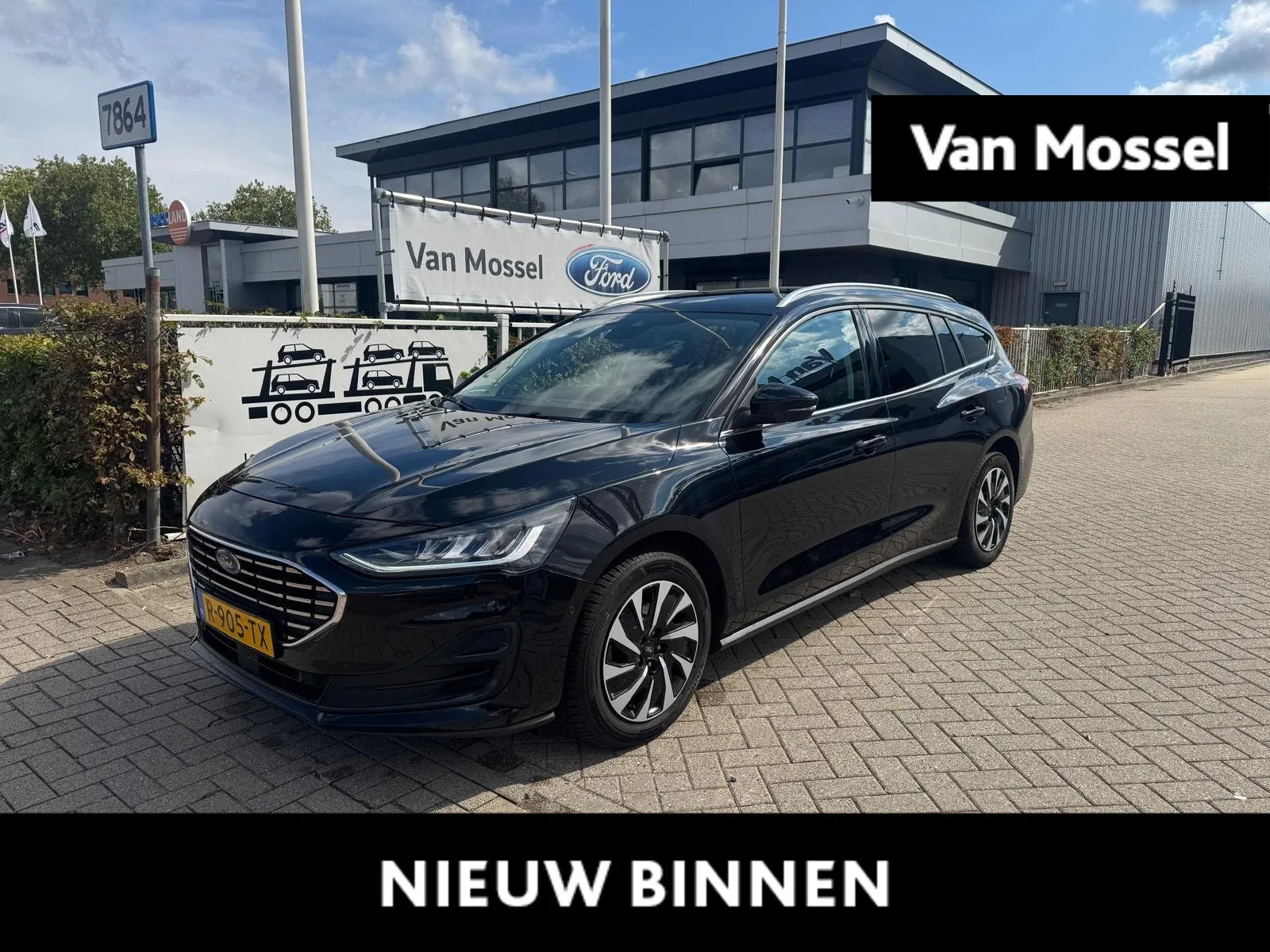 Ford Focus (2022) — foto 1