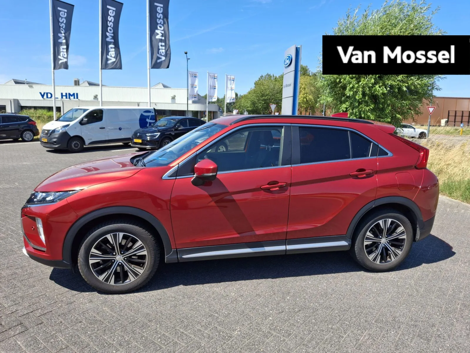 Mitsubishi Eclipse Cross (2018) — foto 1