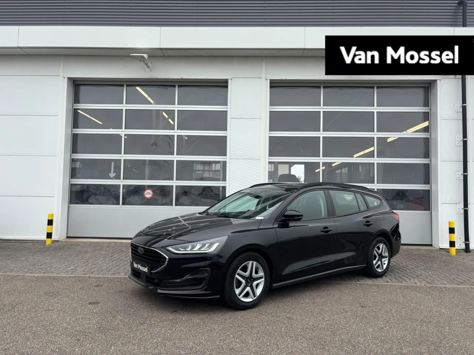 Ford Focus (2022) — foto 1