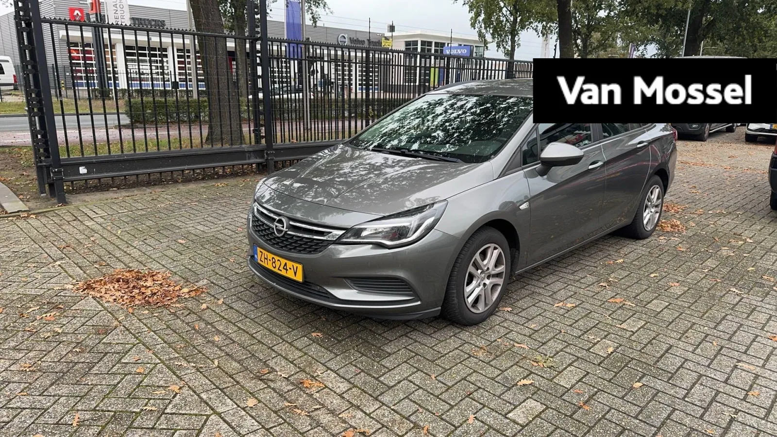Opel Astra (2018) — foto 1
