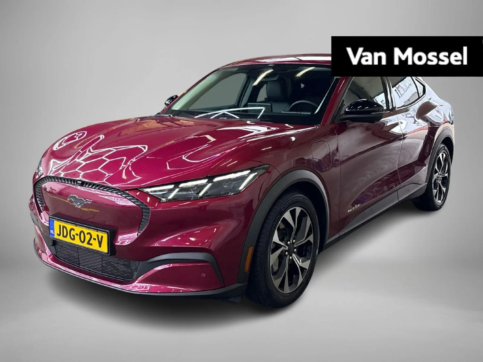 Ford Mustang Mach-E (2025) — foto 1