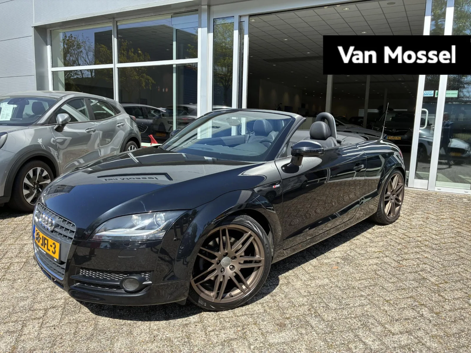 Audi TT (2009) — foto 1