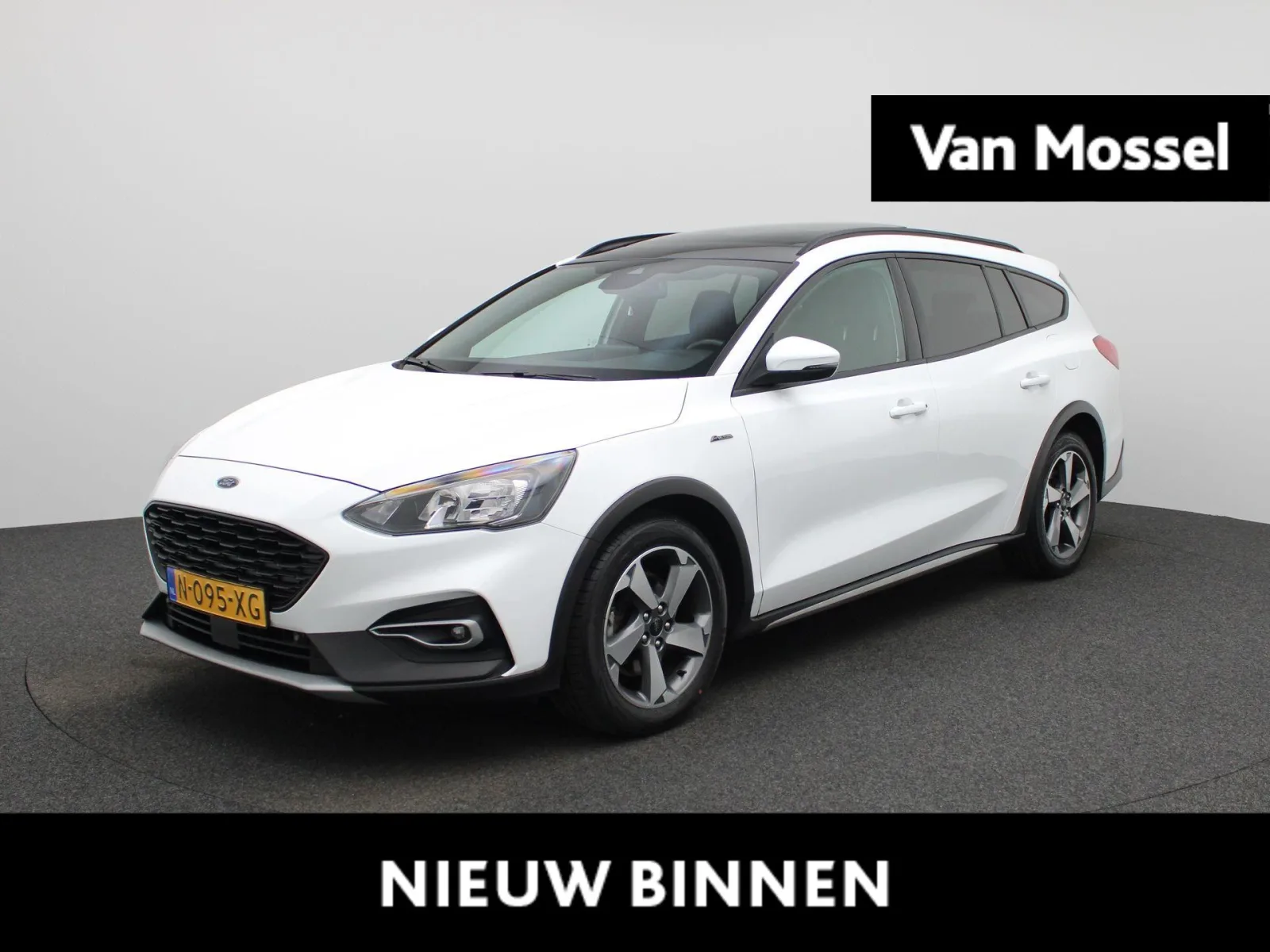 Ford Focus (2022) — foto 1