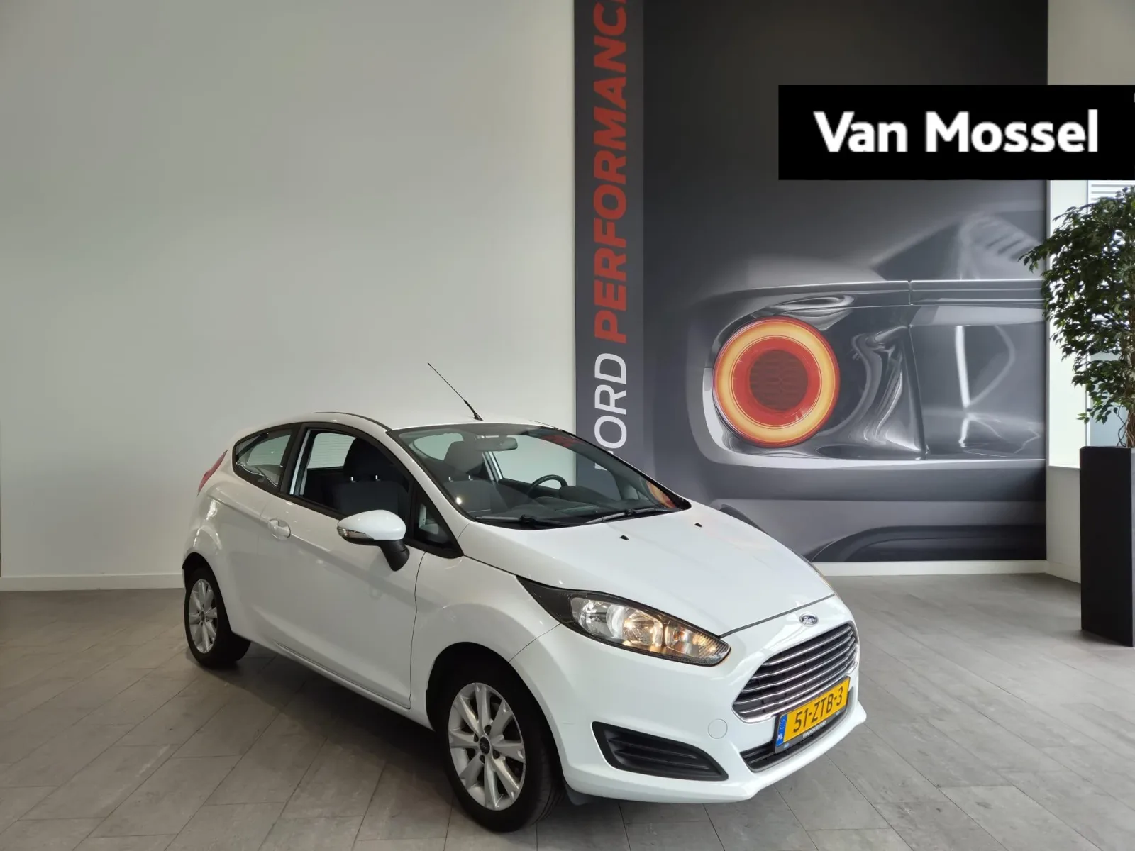 Ford Fiesta (2013) — foto 1
