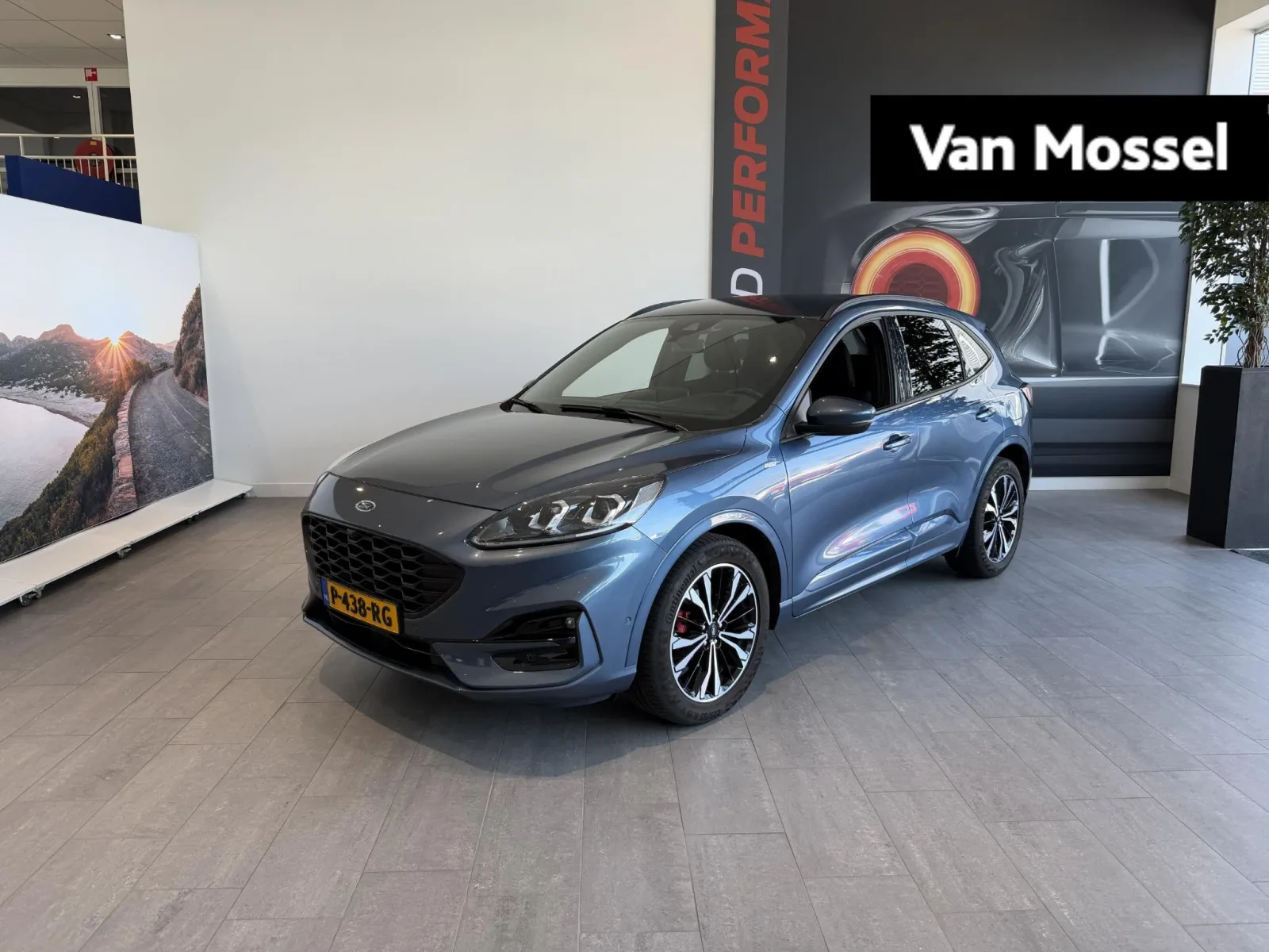 Ford Kuga (2022) — foto 1