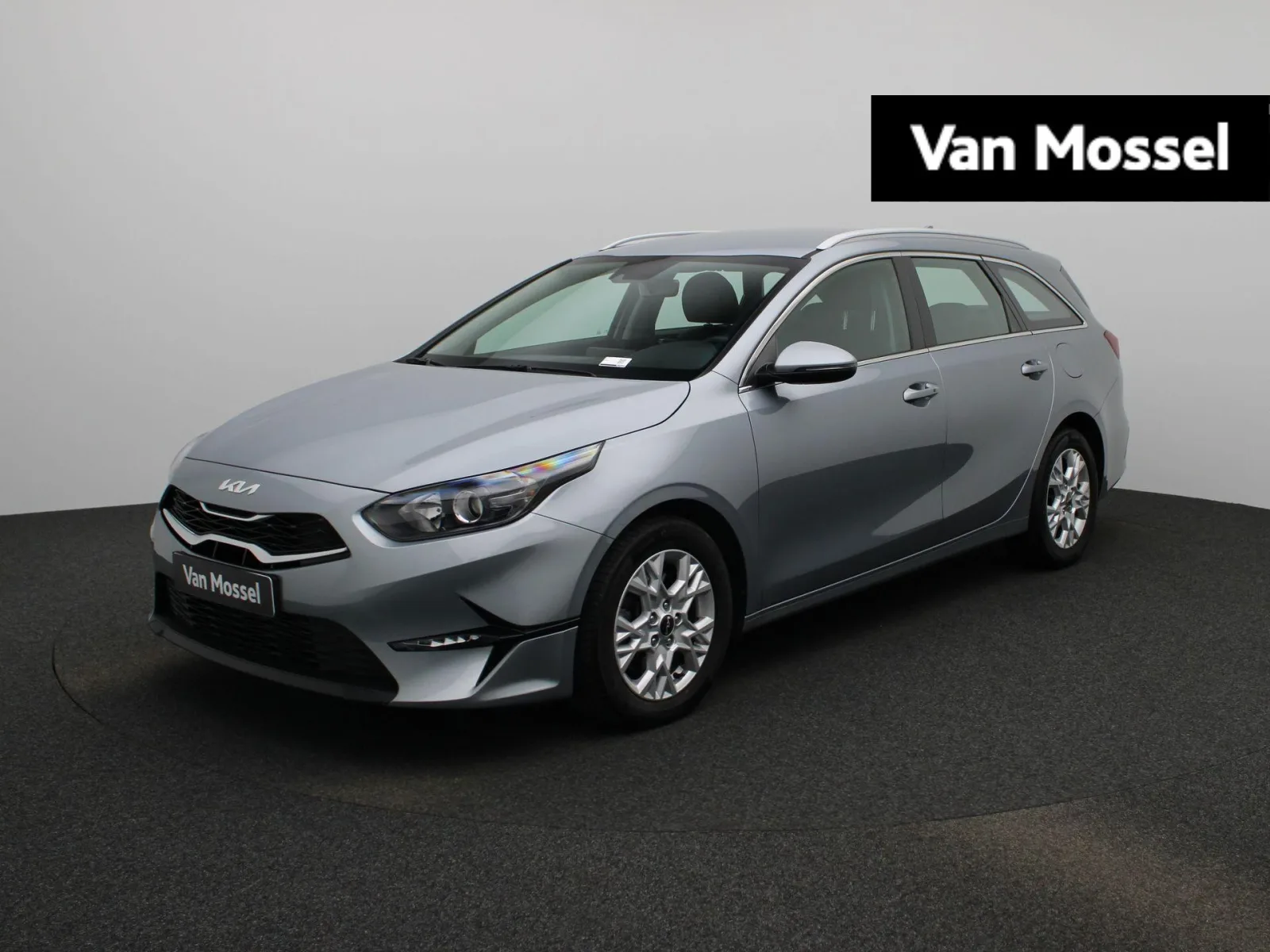 Kia Ceed Sportswagon (2024) — foto 1