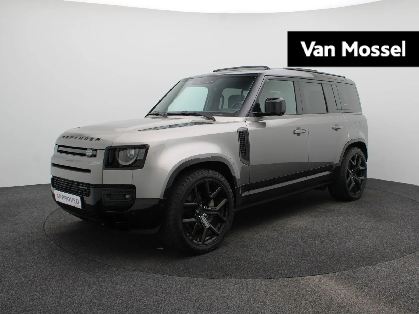 Land Rover Defender (2022) — foto 1