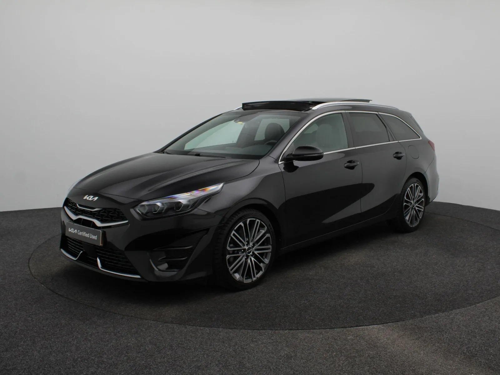 Kia Ceed Sportswagon (2023) — foto 1
