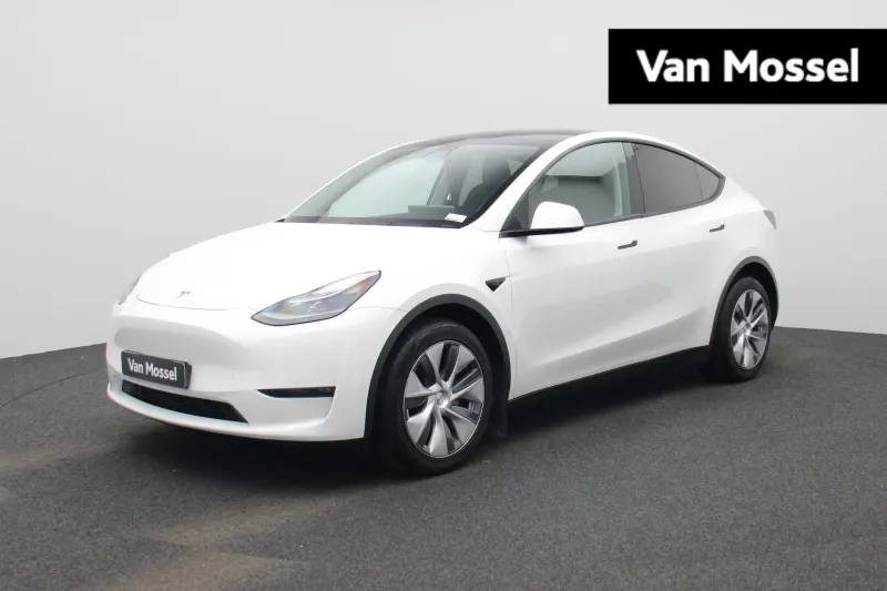 Tesla Model Y (2023)