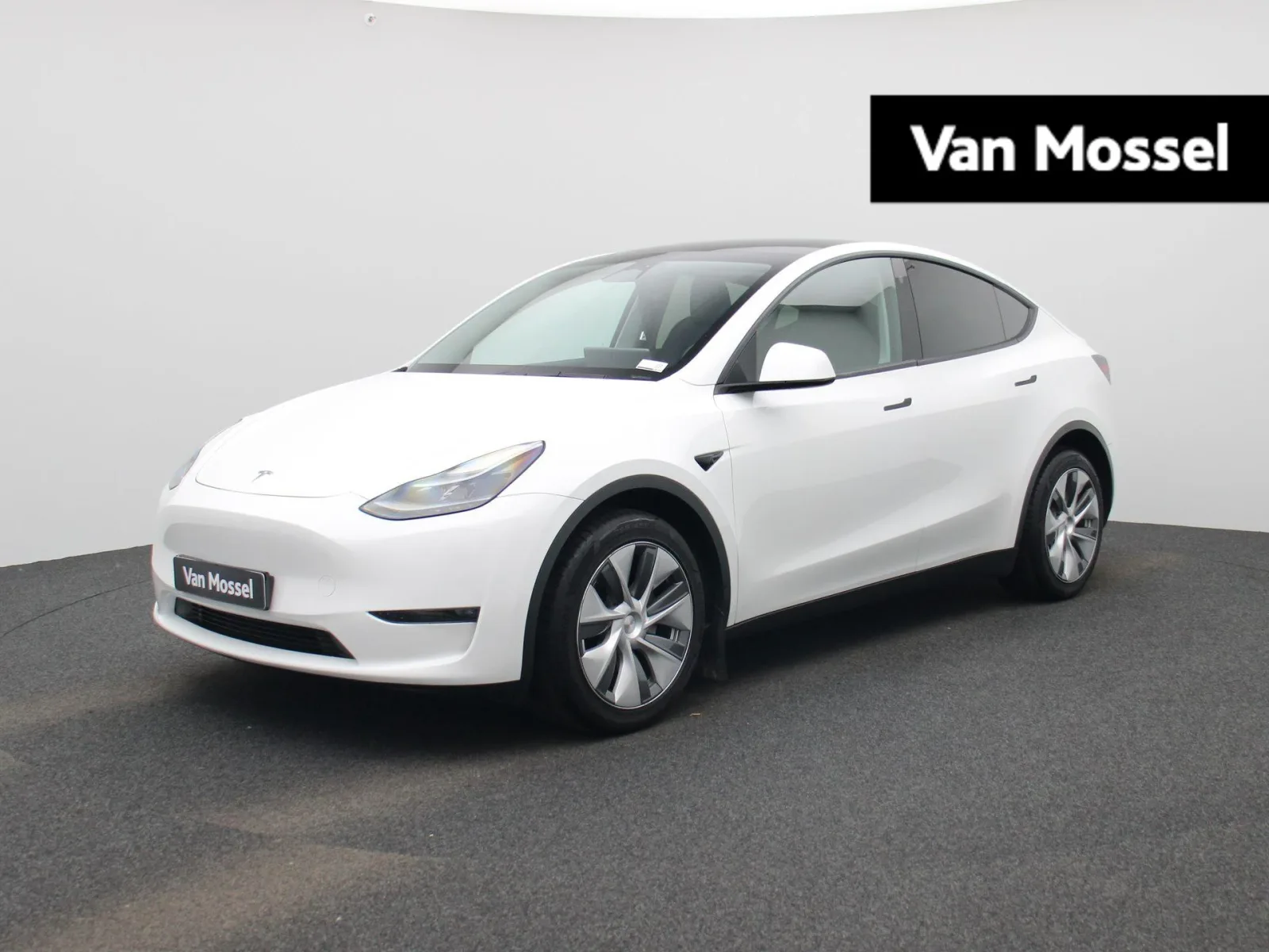 Tesla Model Y (2023) — foto 1