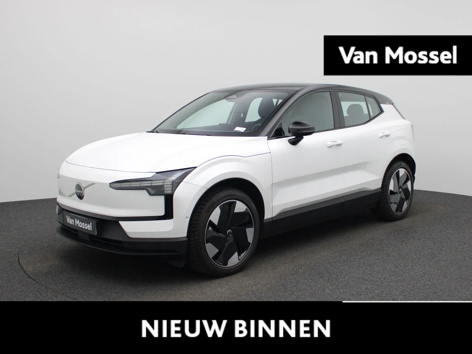 Volvo EX30 (2024) — foto 1