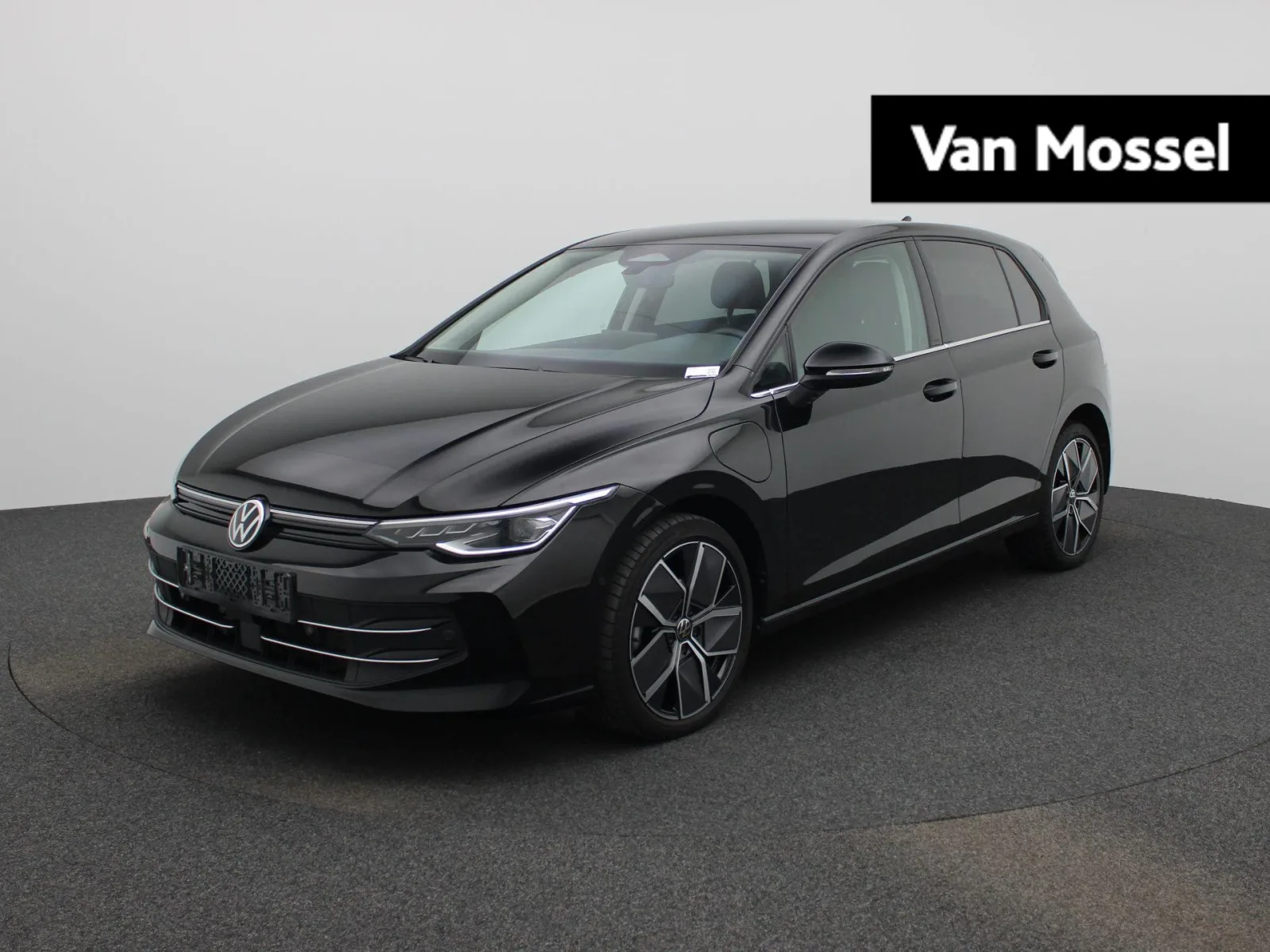 Volkswagen Golf (2025) — foto 1