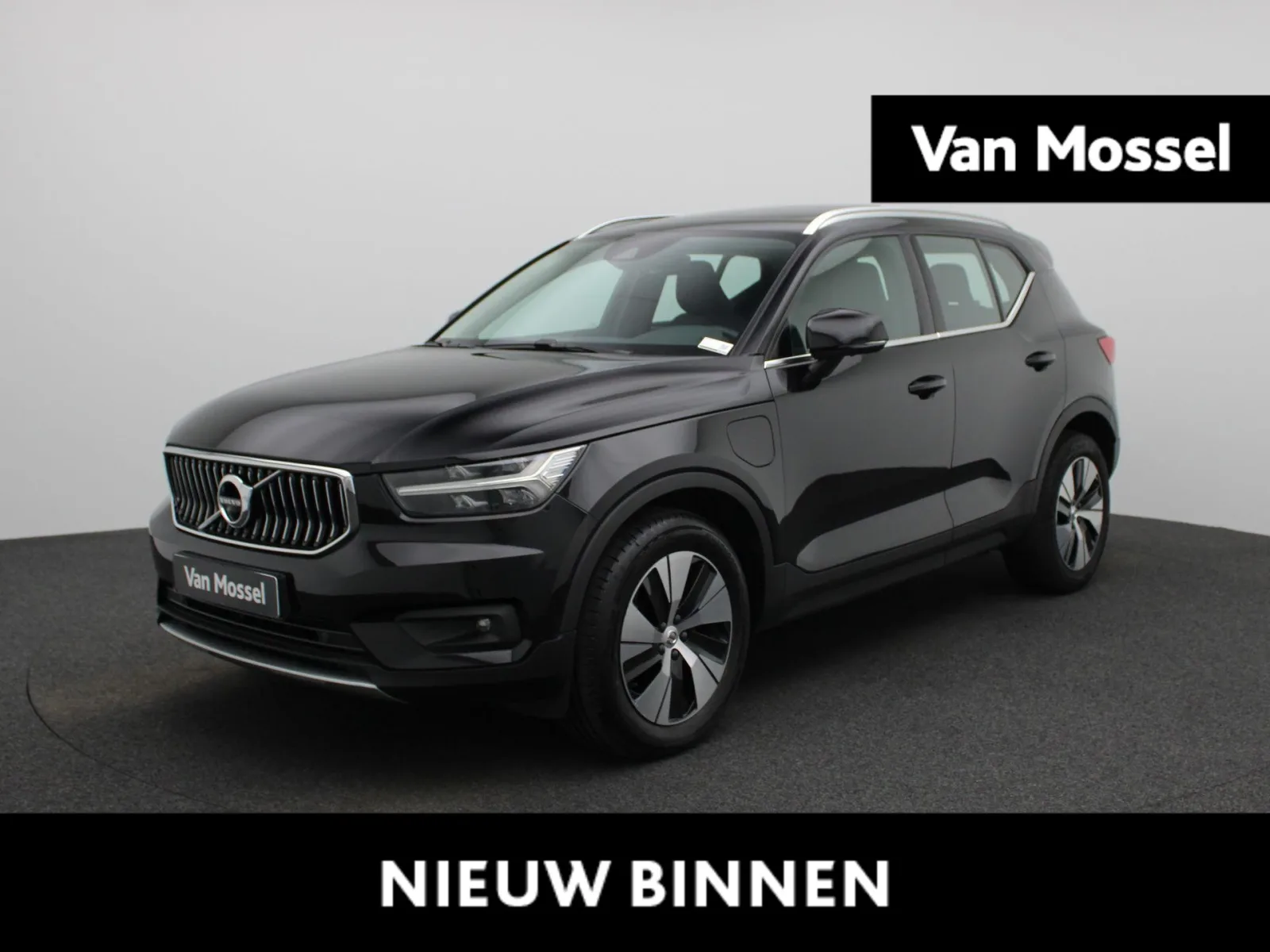 Volvo XC40 (2021) — foto 1