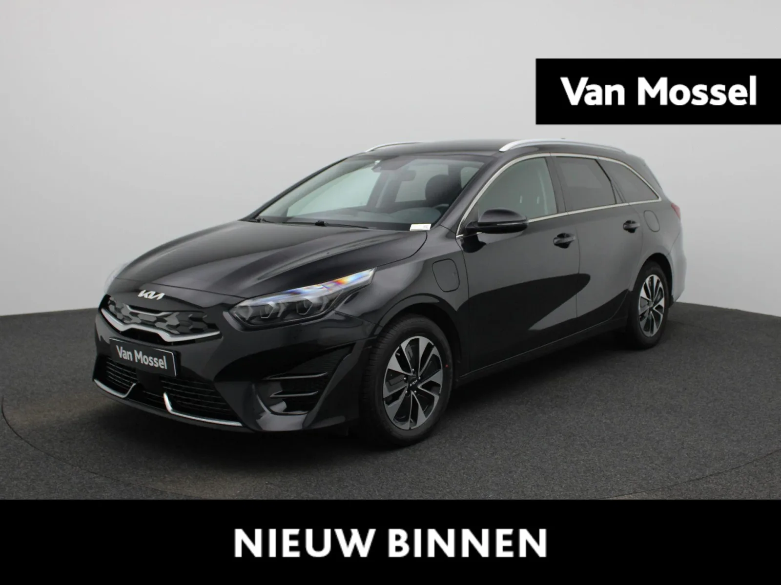 Kia Ceed Sportswagon (2023) — foto 1