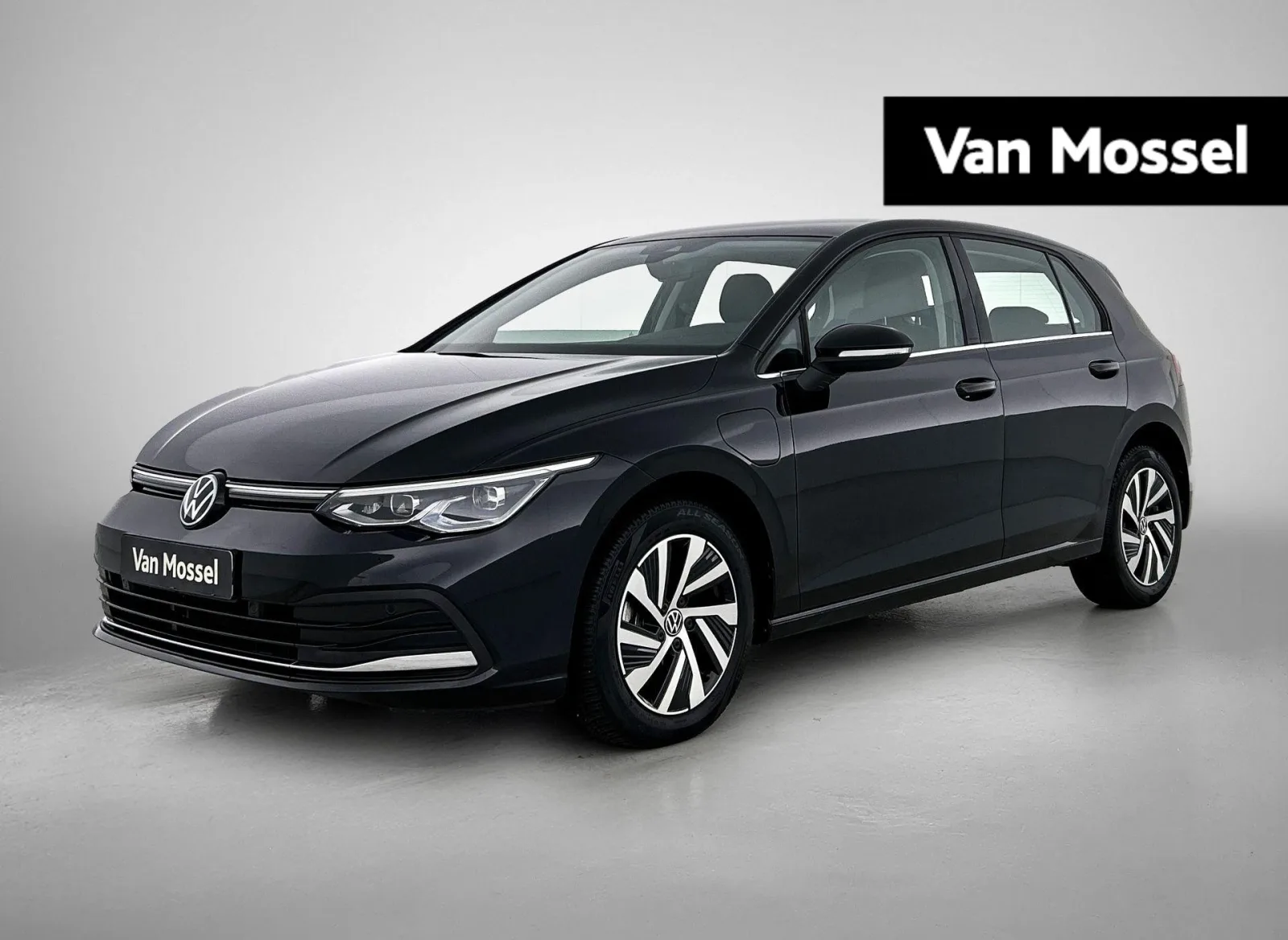 Volkswagen Golf (2023) — foto 1