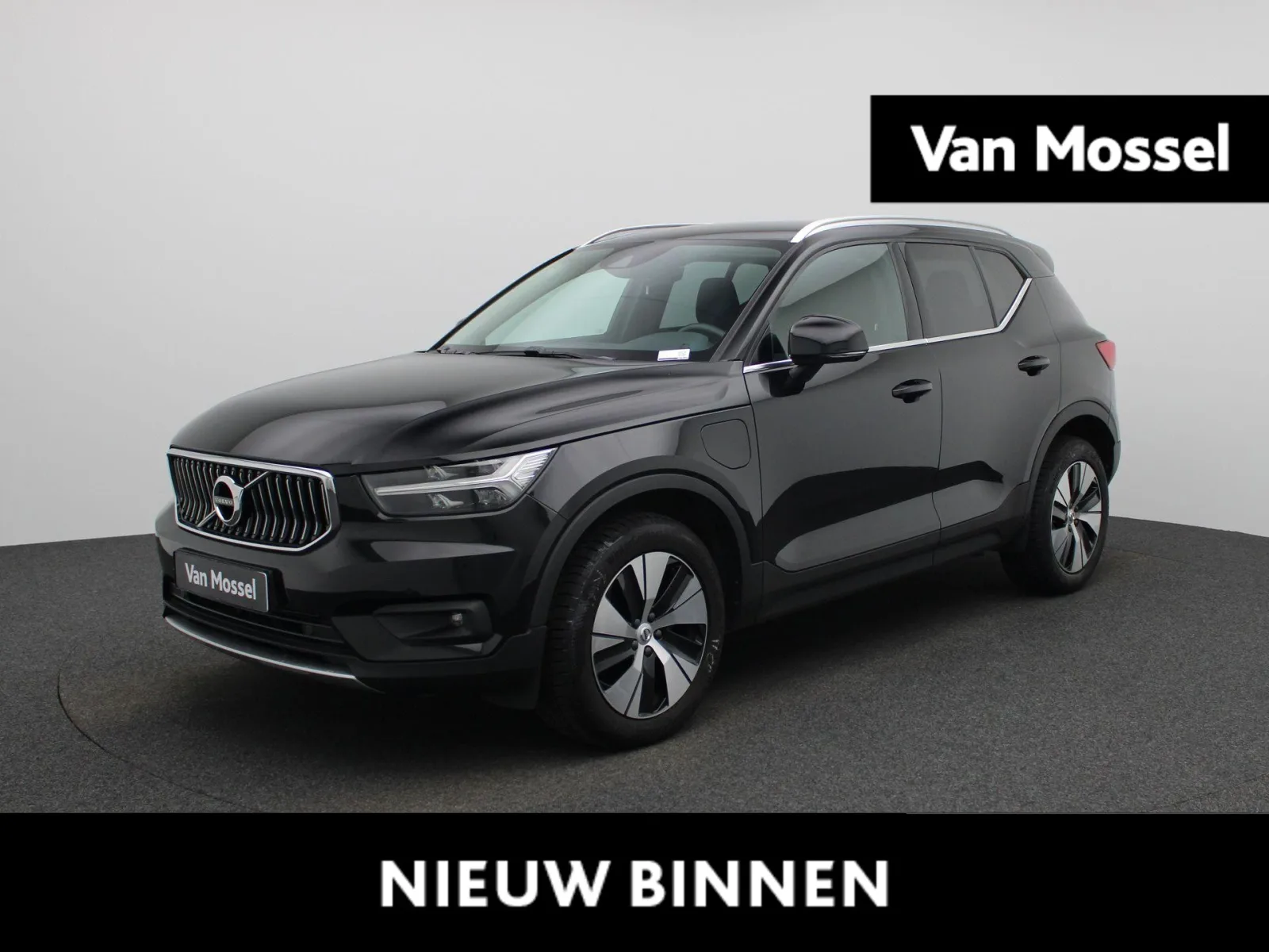 Volvo XC40 (2021) — foto 1