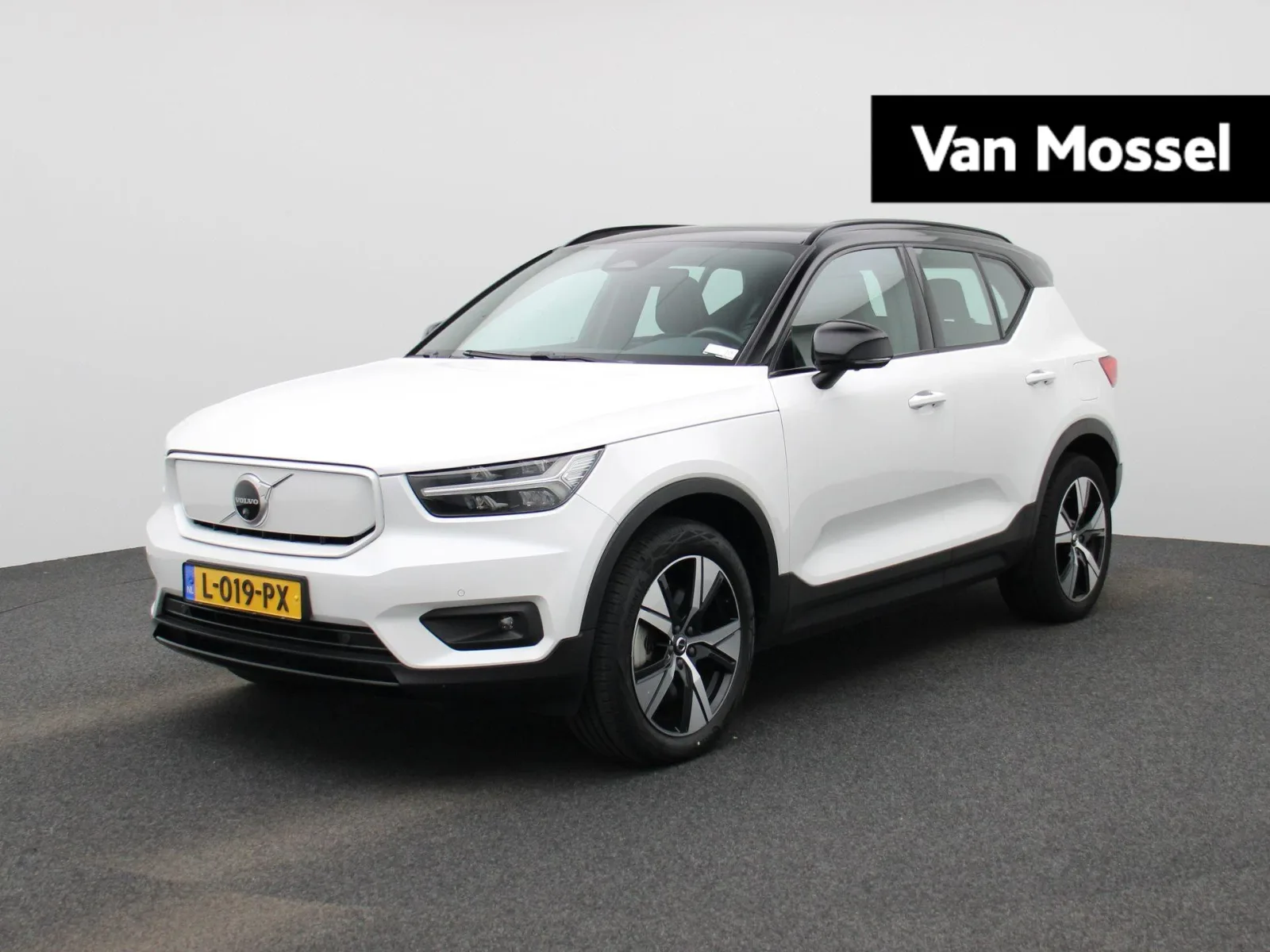 Volvo XC40 (2021) — foto 1
