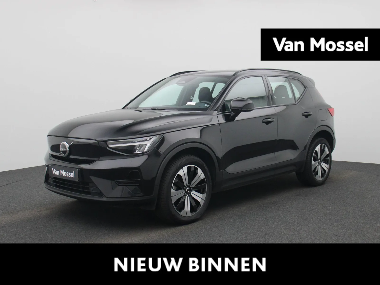 Volvo XC40 (2023) — foto 1
