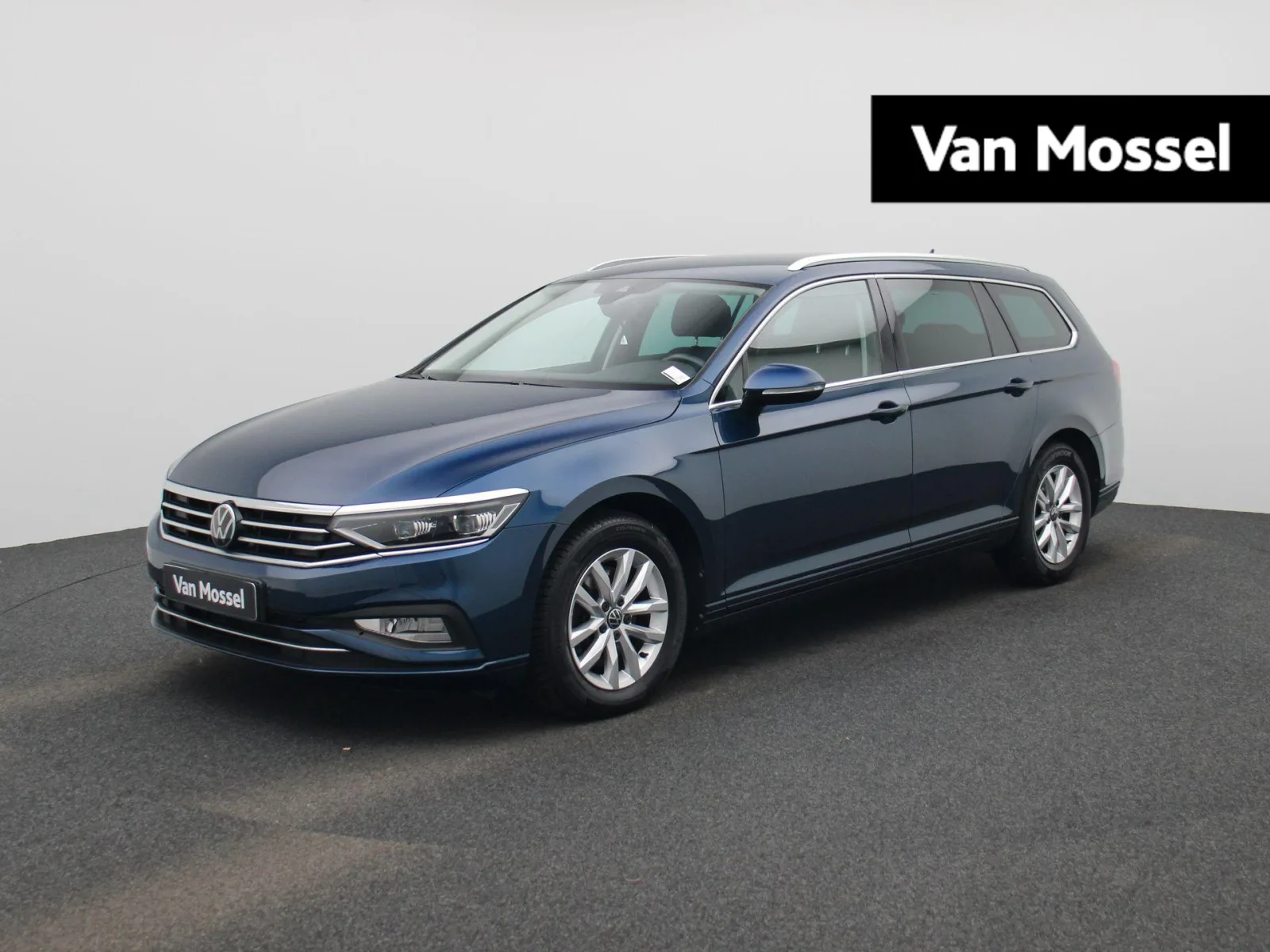 Volkswagen Passat (2022) — foto 1