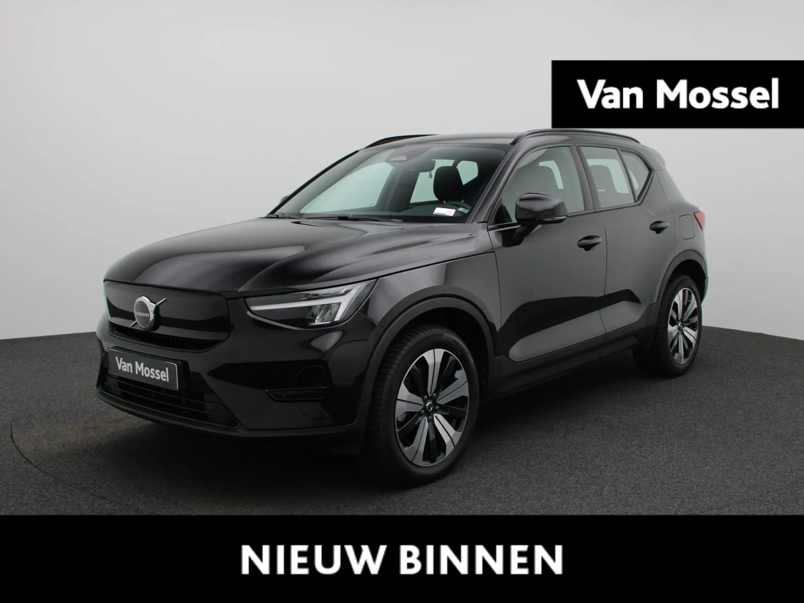 Volvo XC40 (2023) — foto 1