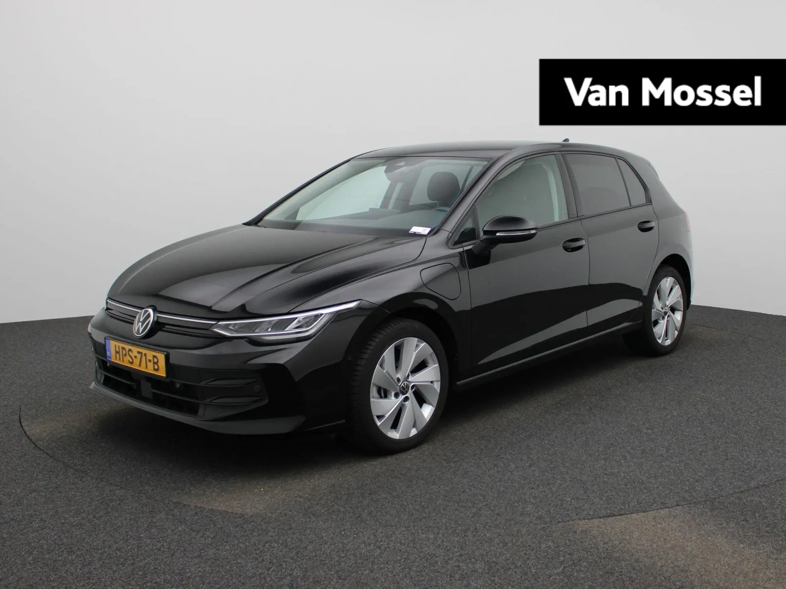 Volkswagen Golf (2025) — foto 1