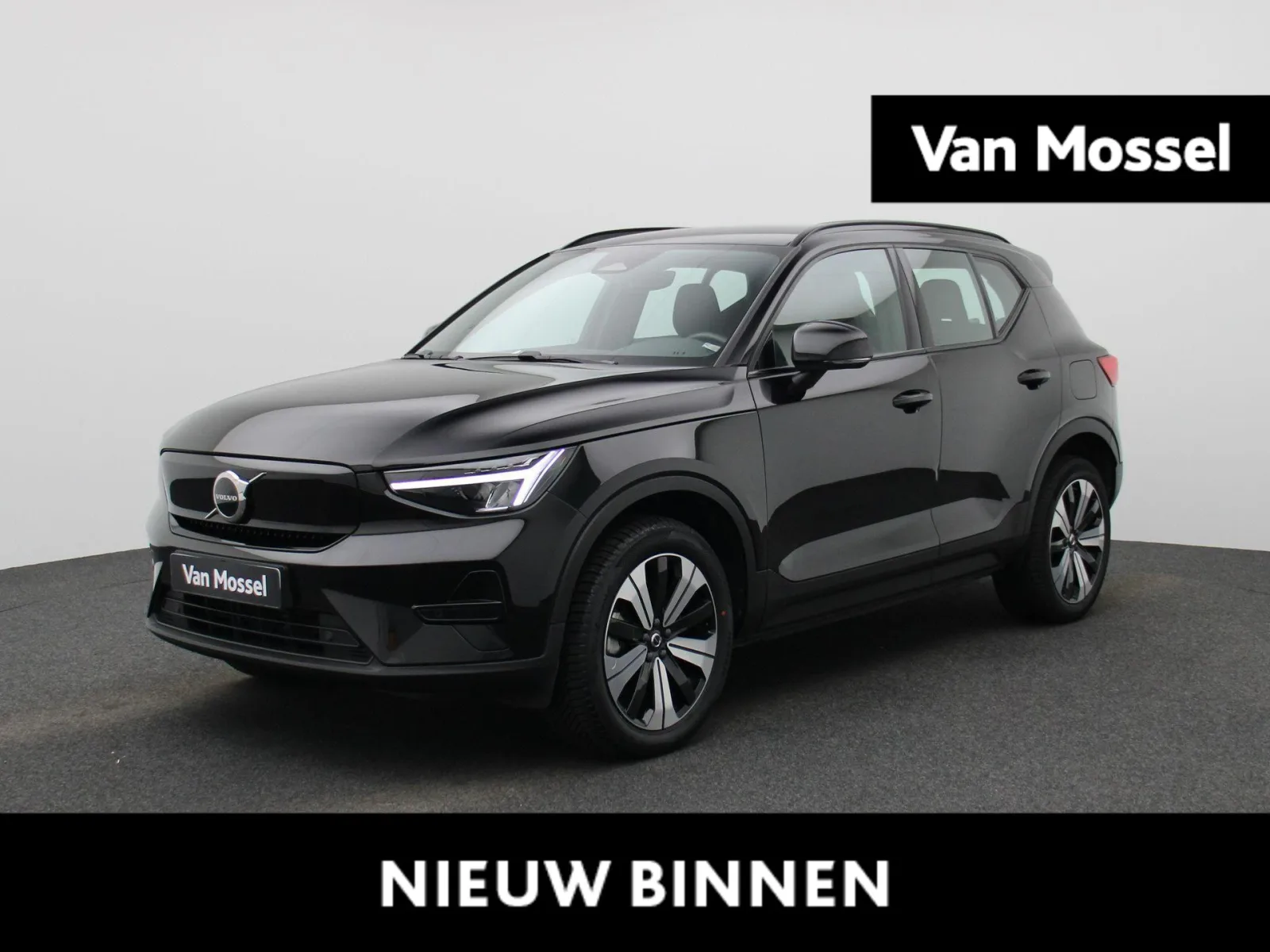 Volvo XC40 (2023) — foto 1