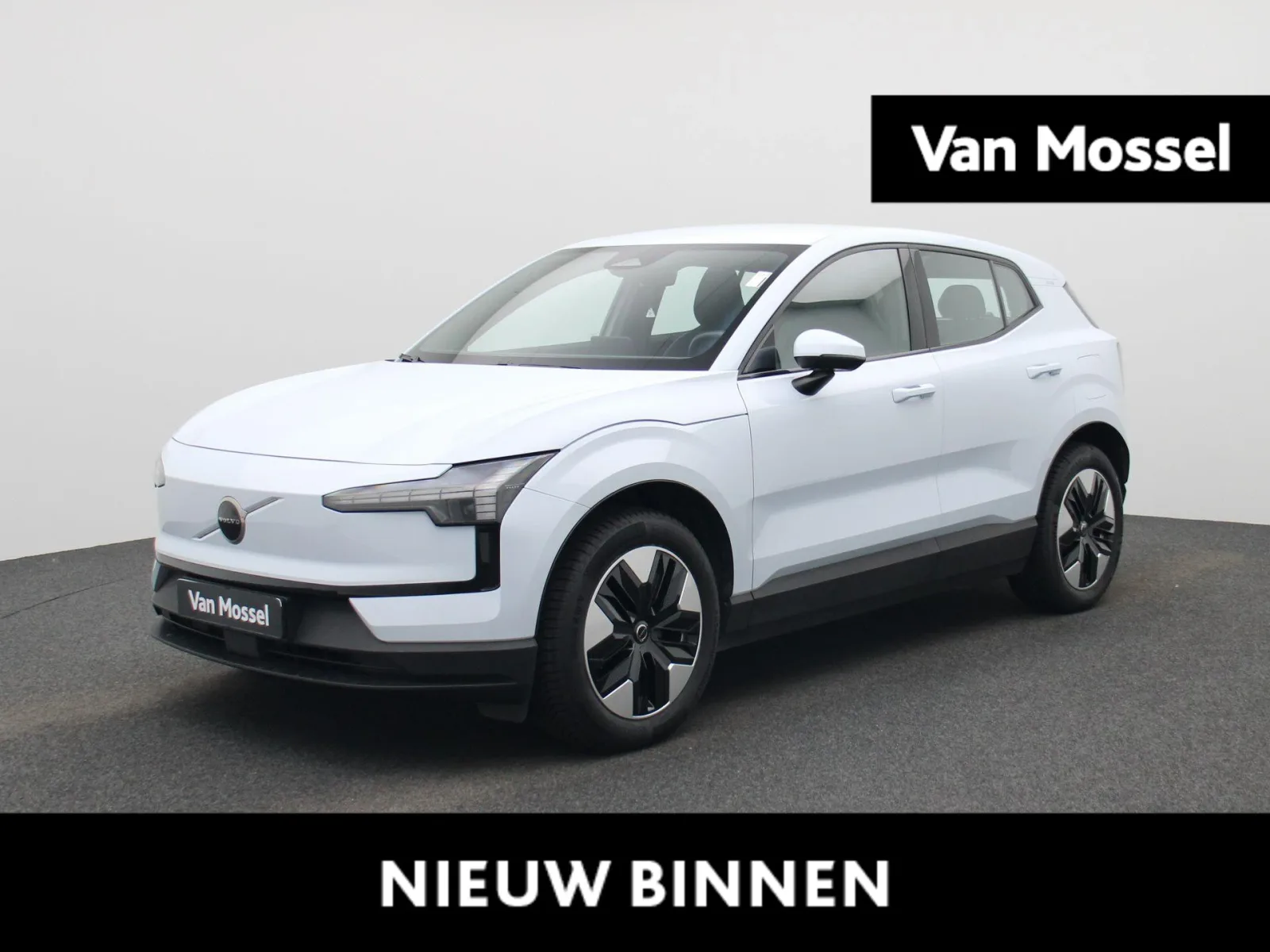 Volvo EX30 (2024) — foto 1