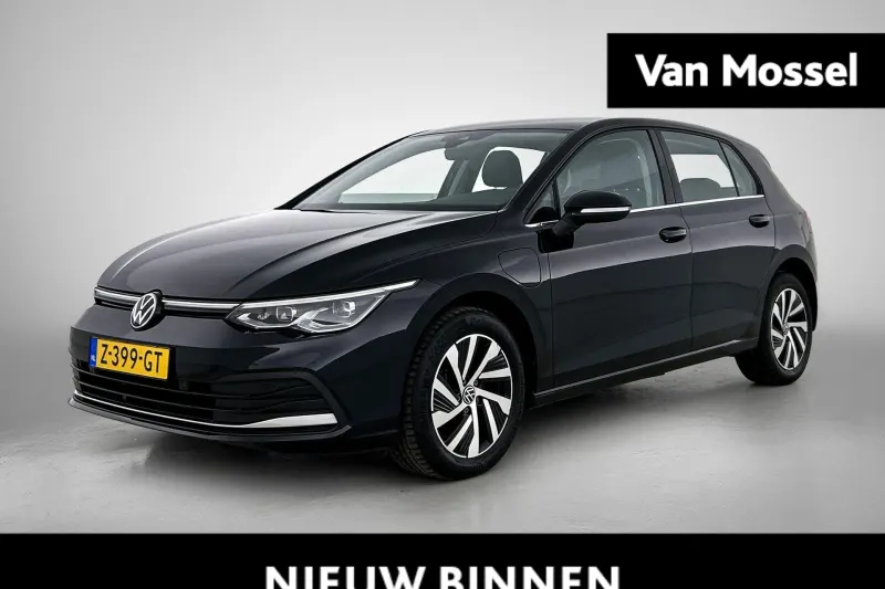 Volkswagen Golf (2023)