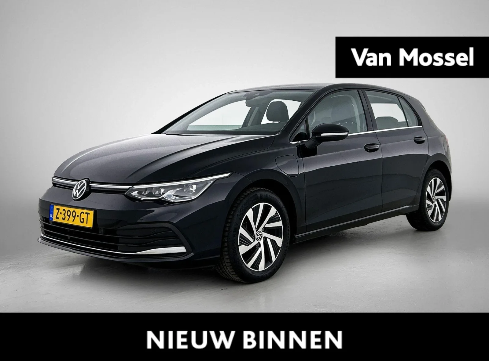 Volkswagen Golf (2023) — foto 1