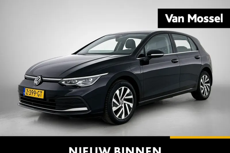 Volkswagen Golf (2023)