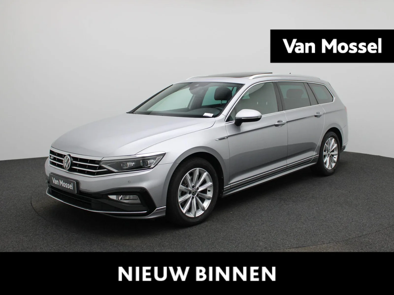 Volkswagen Passat (2022) — foto 1